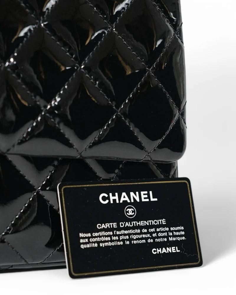 Chanel Maxi Jumbo Reissue Double-Flap Black Paint en vente 10