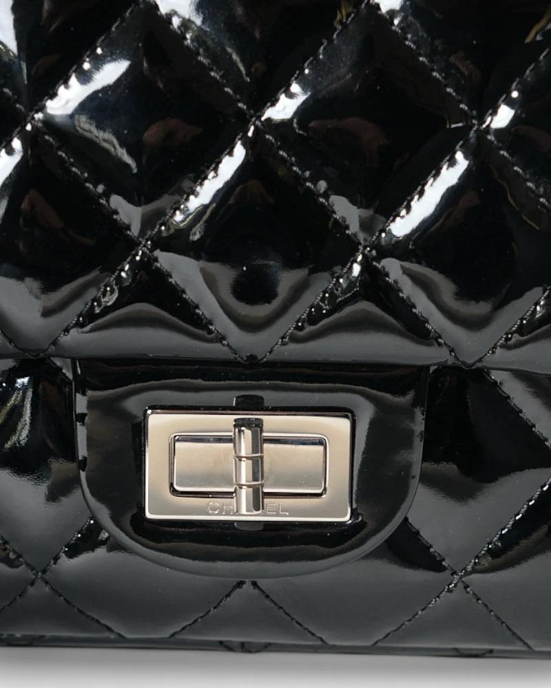 Chanel Maxi Jumbo Reissue Double-Flap Black Paint en vente 12