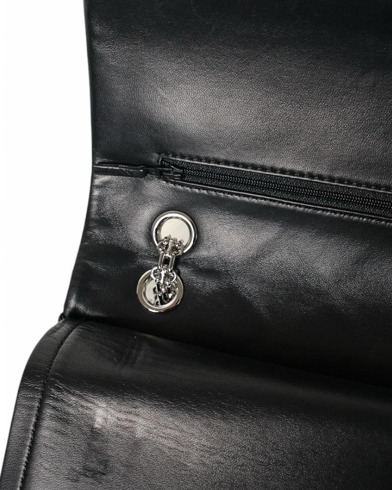 Chanel Maxi Jumbo Reissue Double-Flap Black Paint en vente 15