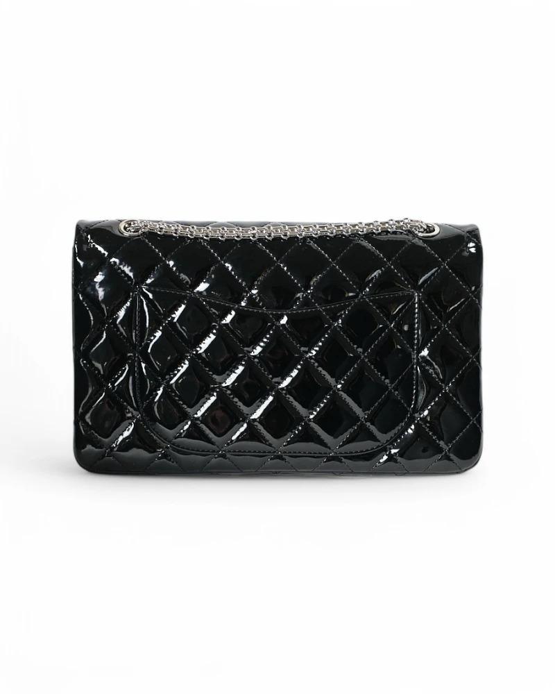 Chanel Maxi Jumbo Reissue Double-Flap Black Paint Pour femmes en vente