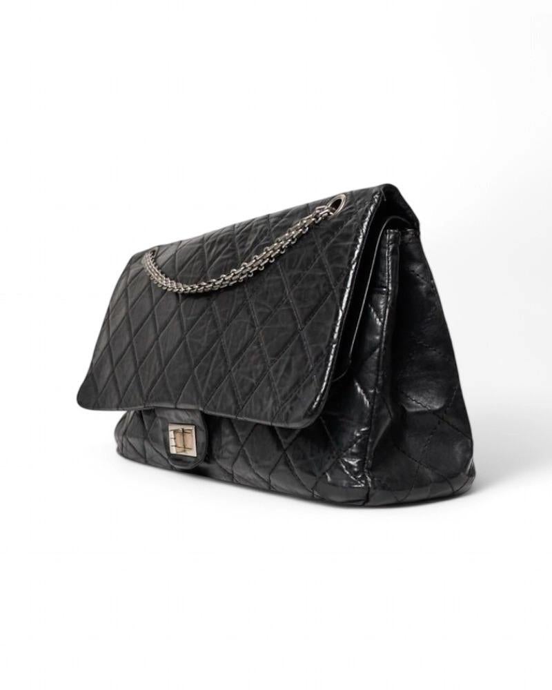 Chanel Maxi Jumbo Reissue Black In Good Condition For Sale In Torre Del Greco, IT