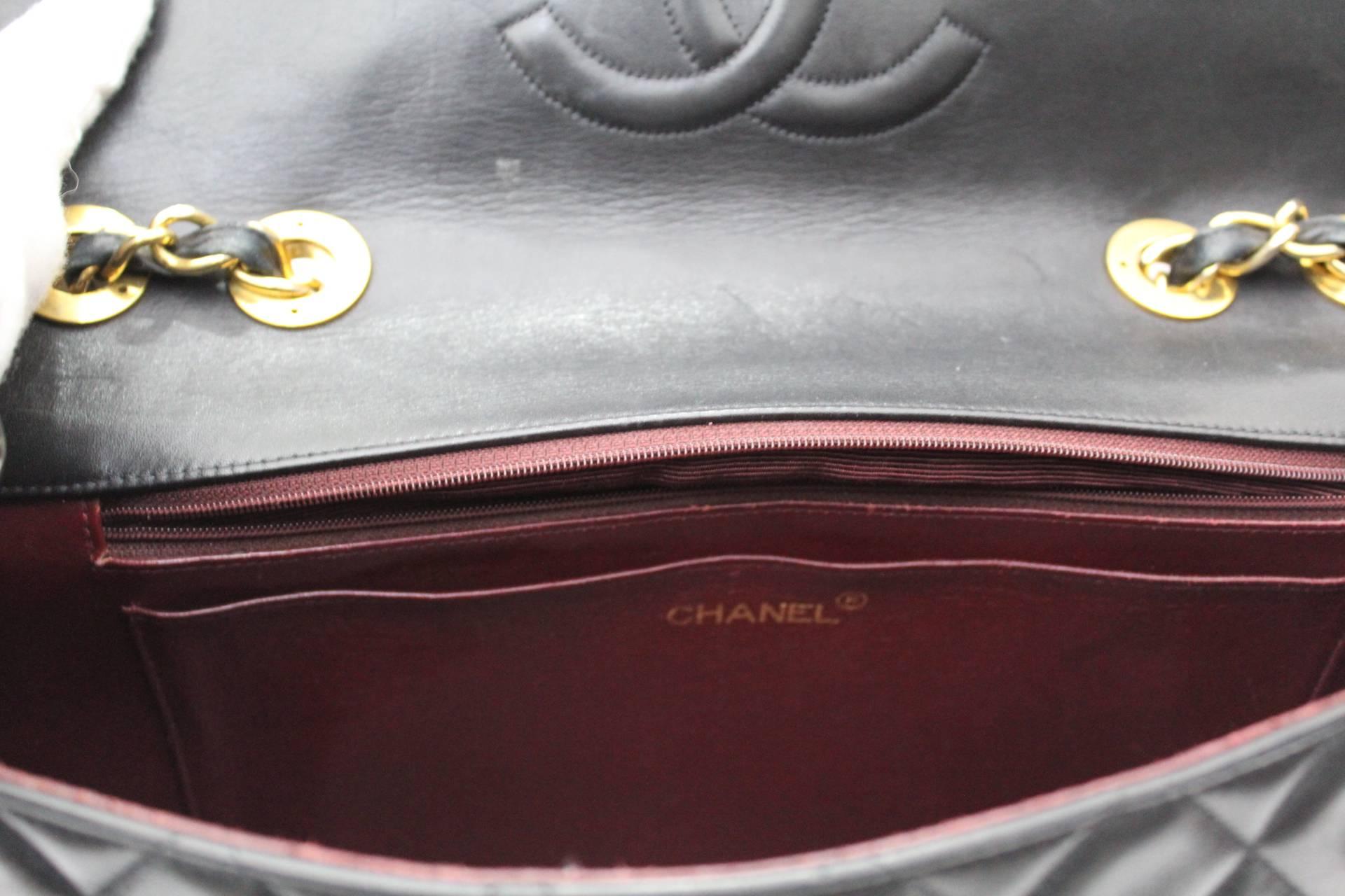 Chanel Maxi Jumbo Single Flap Gold Hardware Black Lambskin  In Good Condition In Torre Del Greco, IT