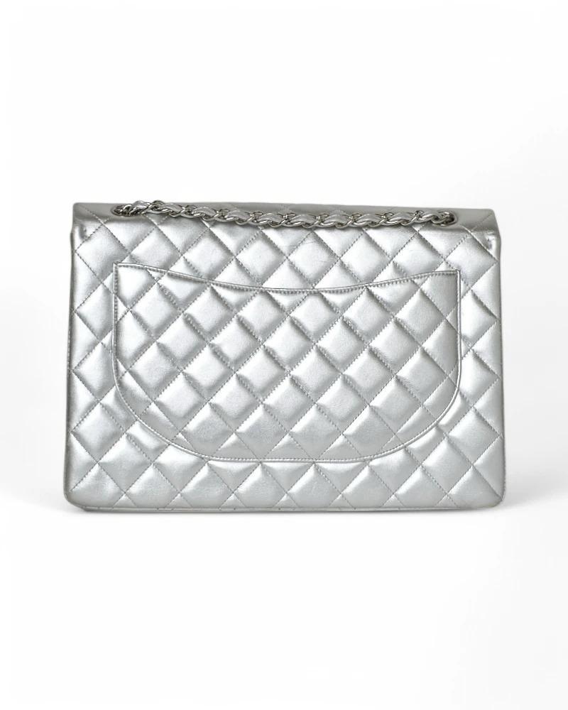 Chanel Maxi Jumbo Timeless Silver In Excellent Condition For Sale In Torre Del Greco, IT