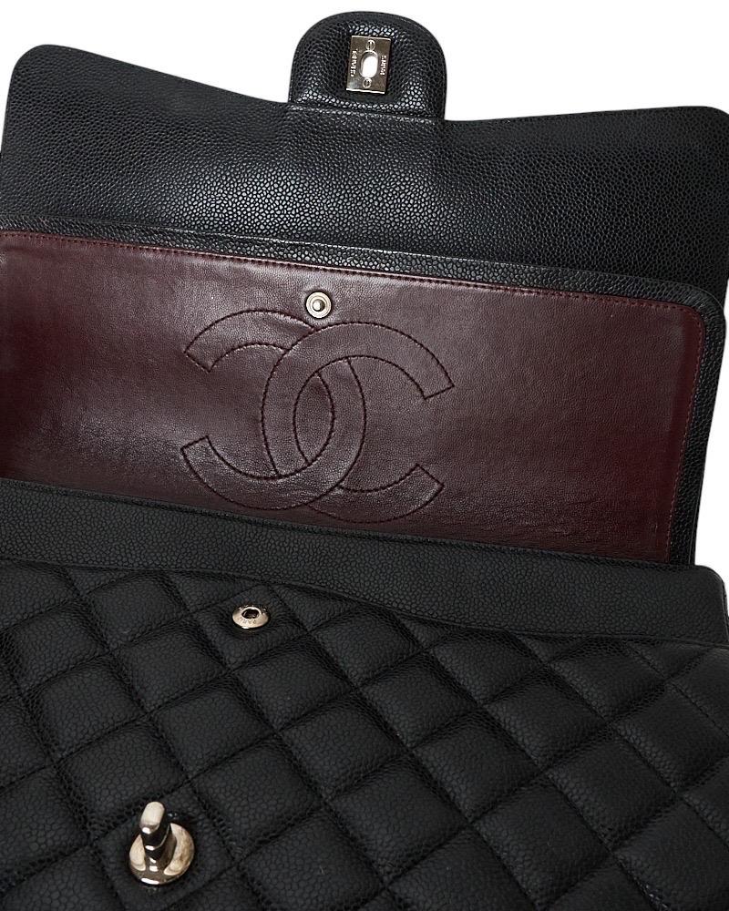 Chanel Maxi Jumbo Timeless Caviar Nera en vente 7