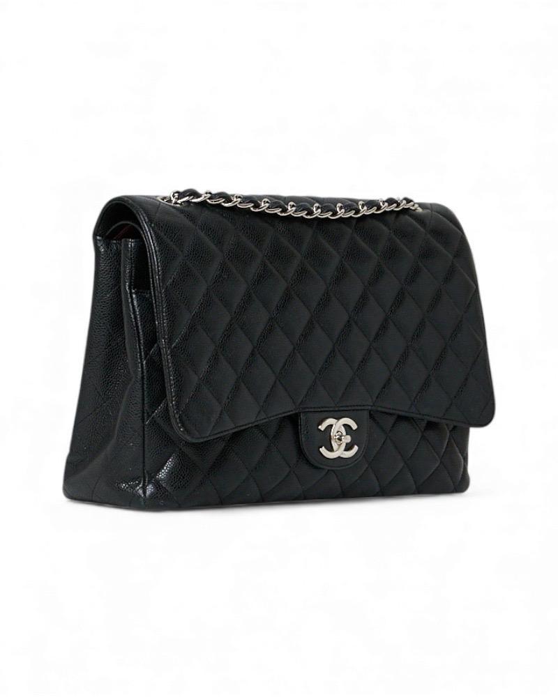 Noir Chanel Maxi Jumbo Timeless Caviar Nera en vente