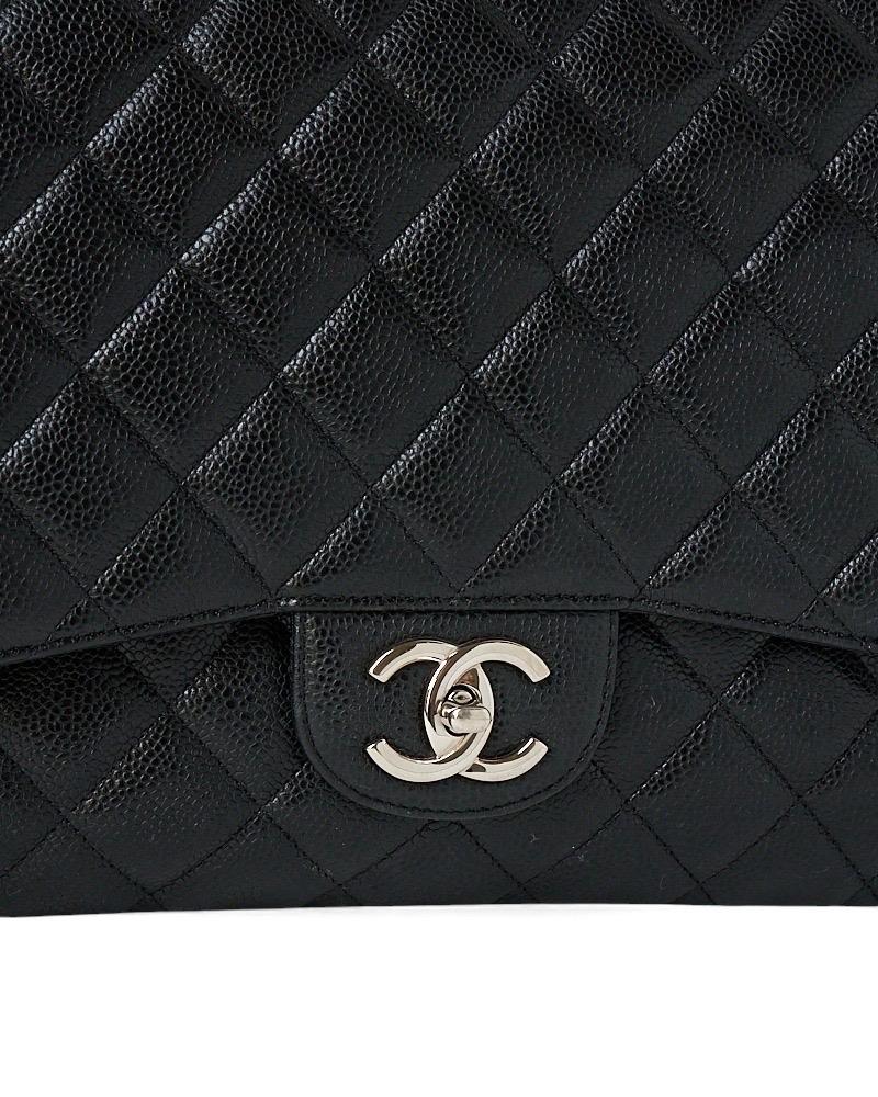 Chanel Maxi Jumbo Timeless Caviar Nera en vente 3