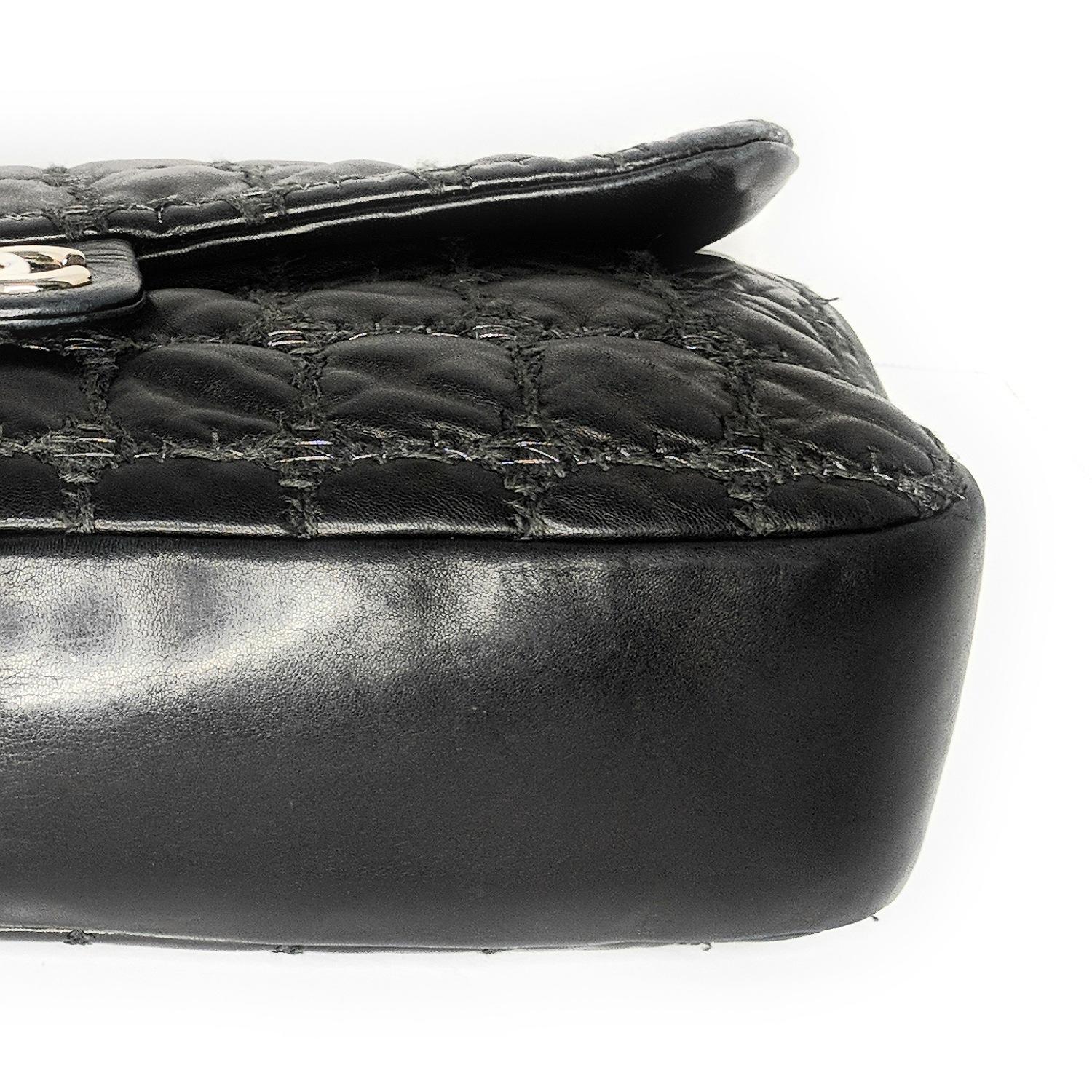 Chanel Maxi Tweed Doppelnaht Klappentasche (Schwarz)