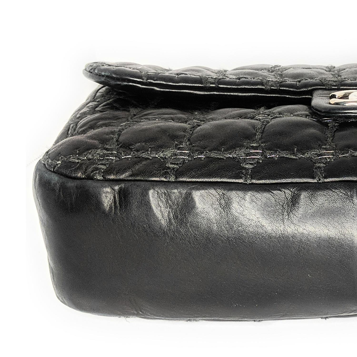 Chanel Maxi Tweed Doppelnaht Klappentasche im Zustand „Gut“ in Scottsdale, AZ