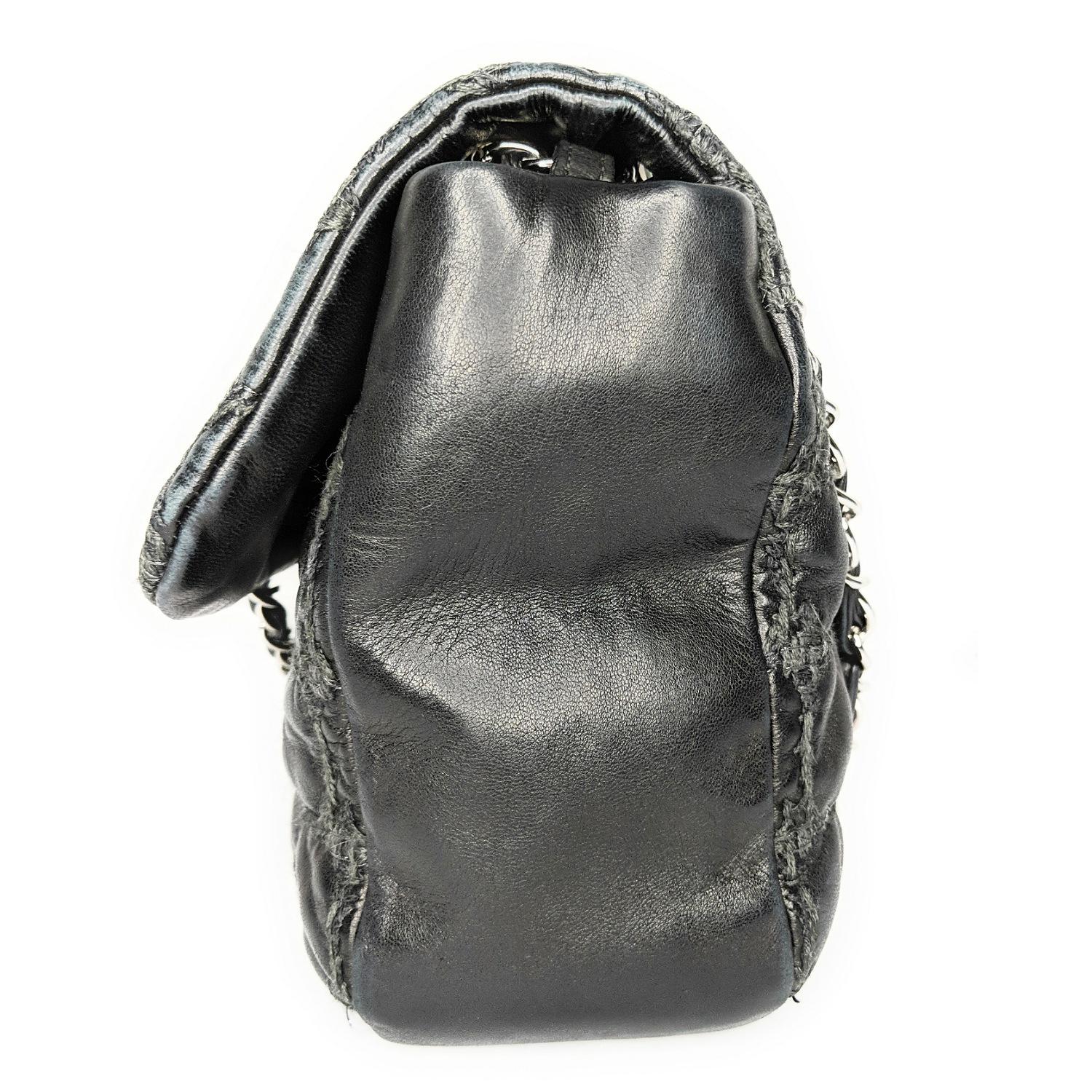 Chanel Maxi Tweed Doppelnaht Klappentasche 3