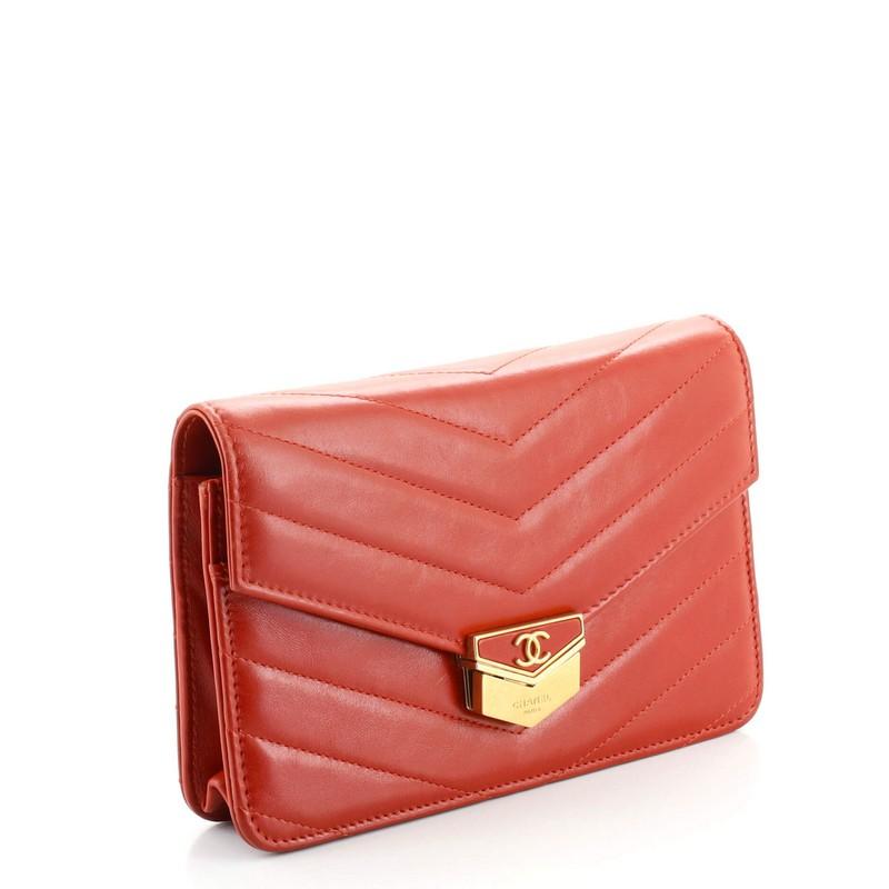 Condition: Very good. Wear on base and flap corners, creasing, scuffs on exterior, interior pocket and underneath flap. Indentations on rear, minor wear on strap and in interior, scratches and discoloration on hardware.
Accessories: No