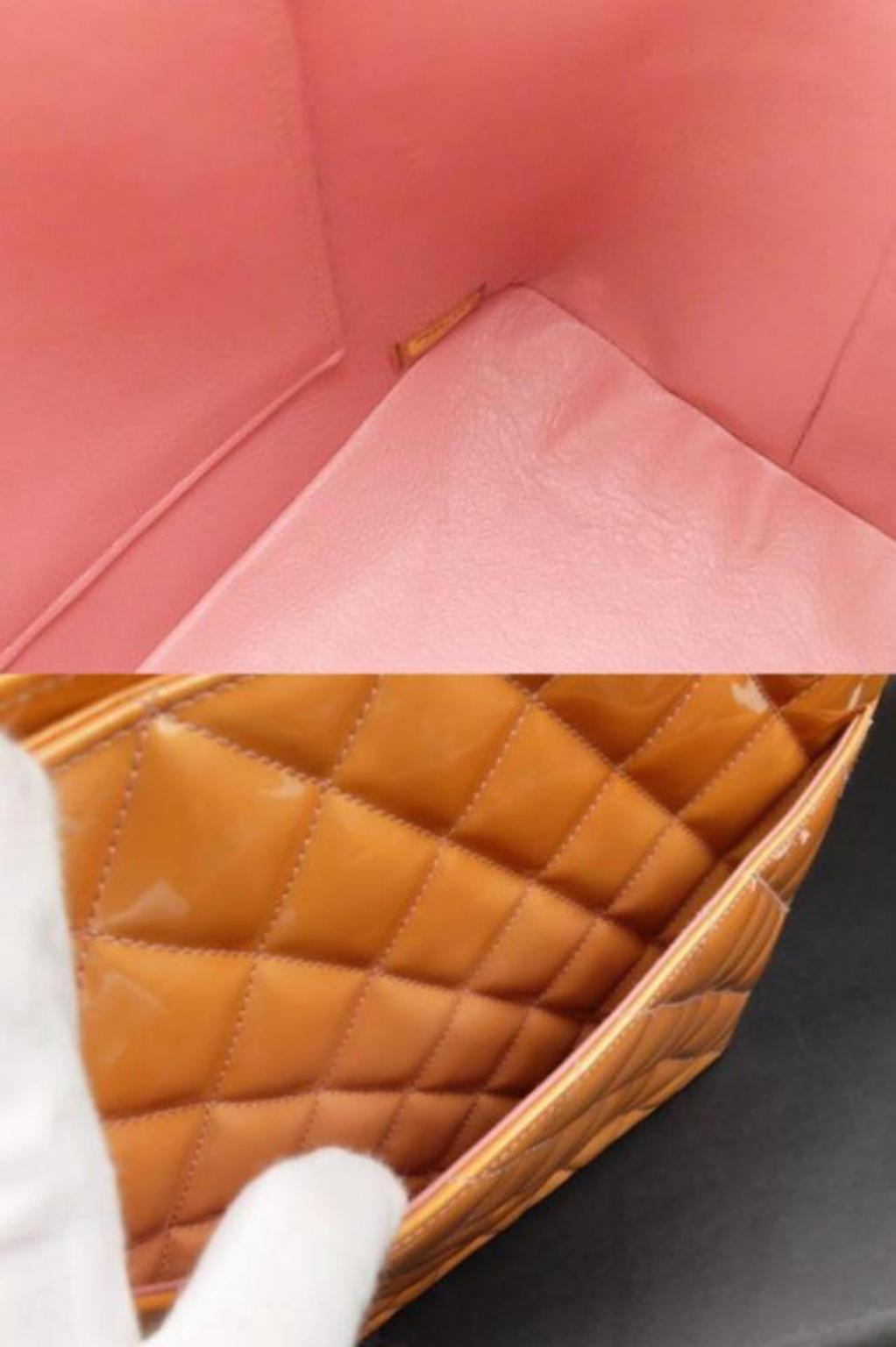 Chanel Médallion 224142 Orange Quilted Patent Leather Tote For Sale 4