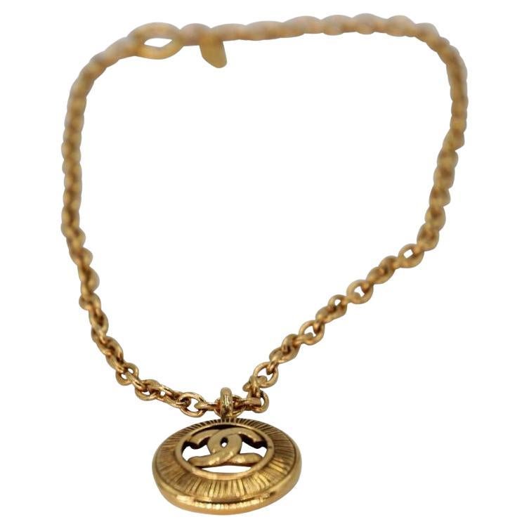 Chanel Medallion CC Large Gold 18k Plated Necklace CC-0924P-0010