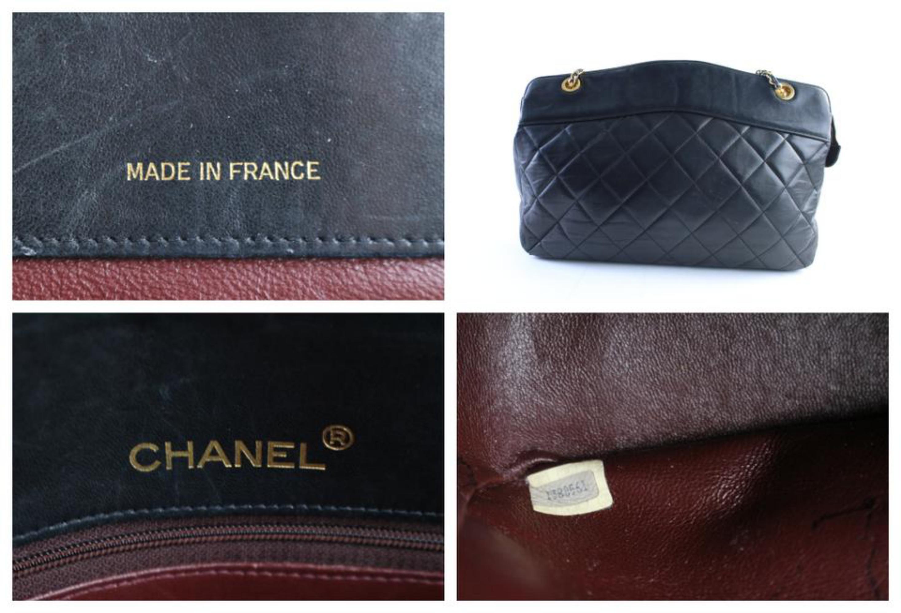 Chanel Medallion Chain Tote 14cr0515 Black Leather Shoulder Bag In Good Condition For Sale In Forest Hills, NY