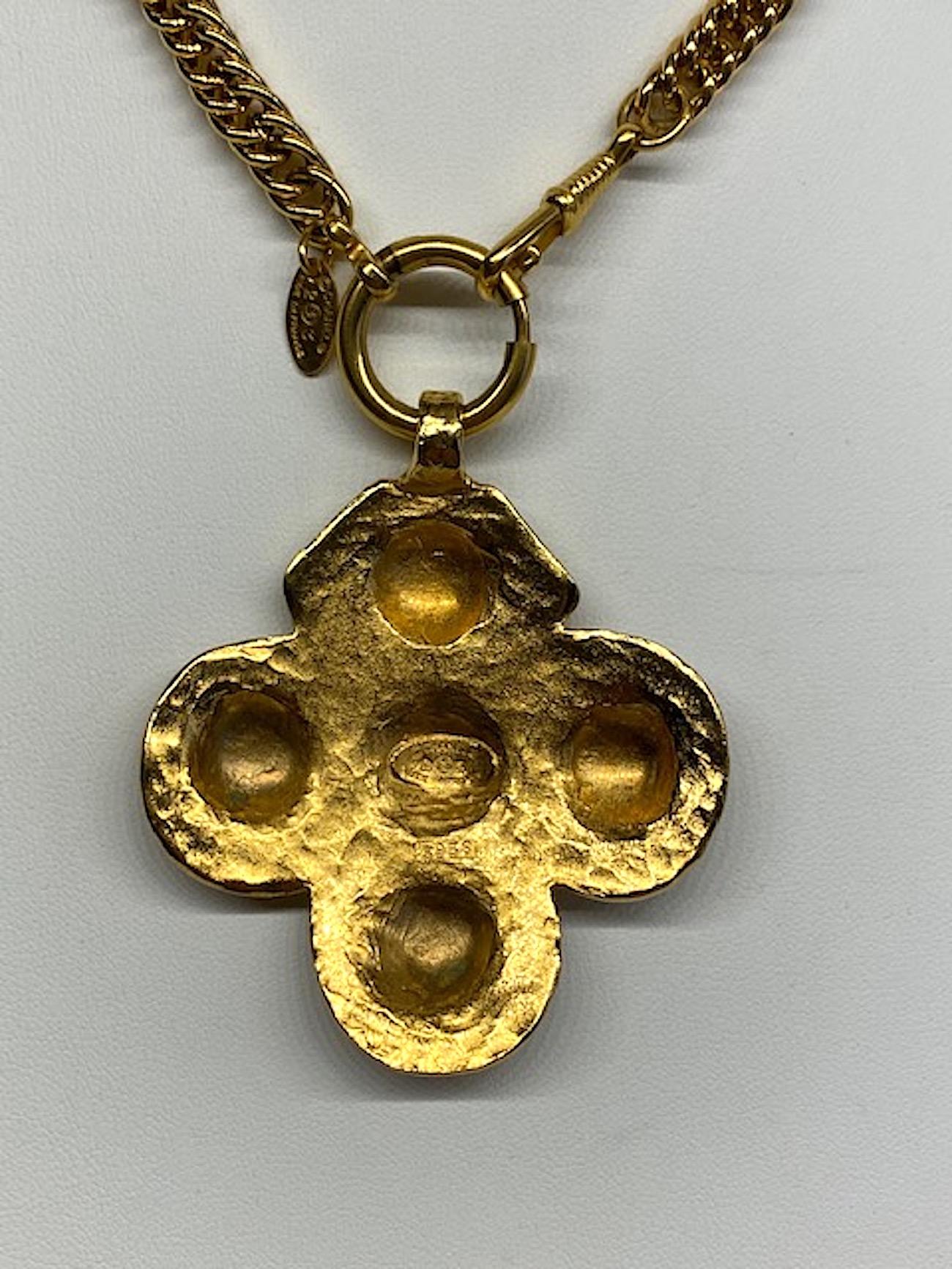 Chanel Medalion Pendant Necklace, Season 23, 1986 5