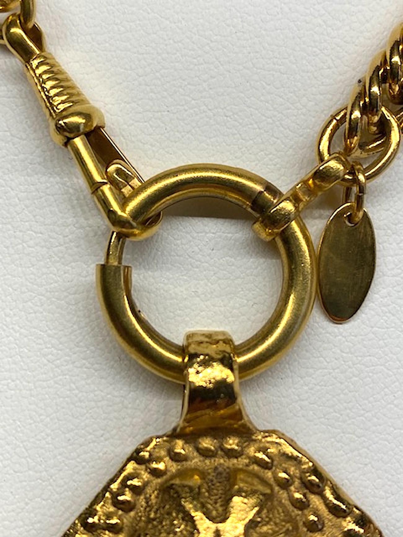 Chanel Medalion Pendant Necklace, Season 23, 1986 8