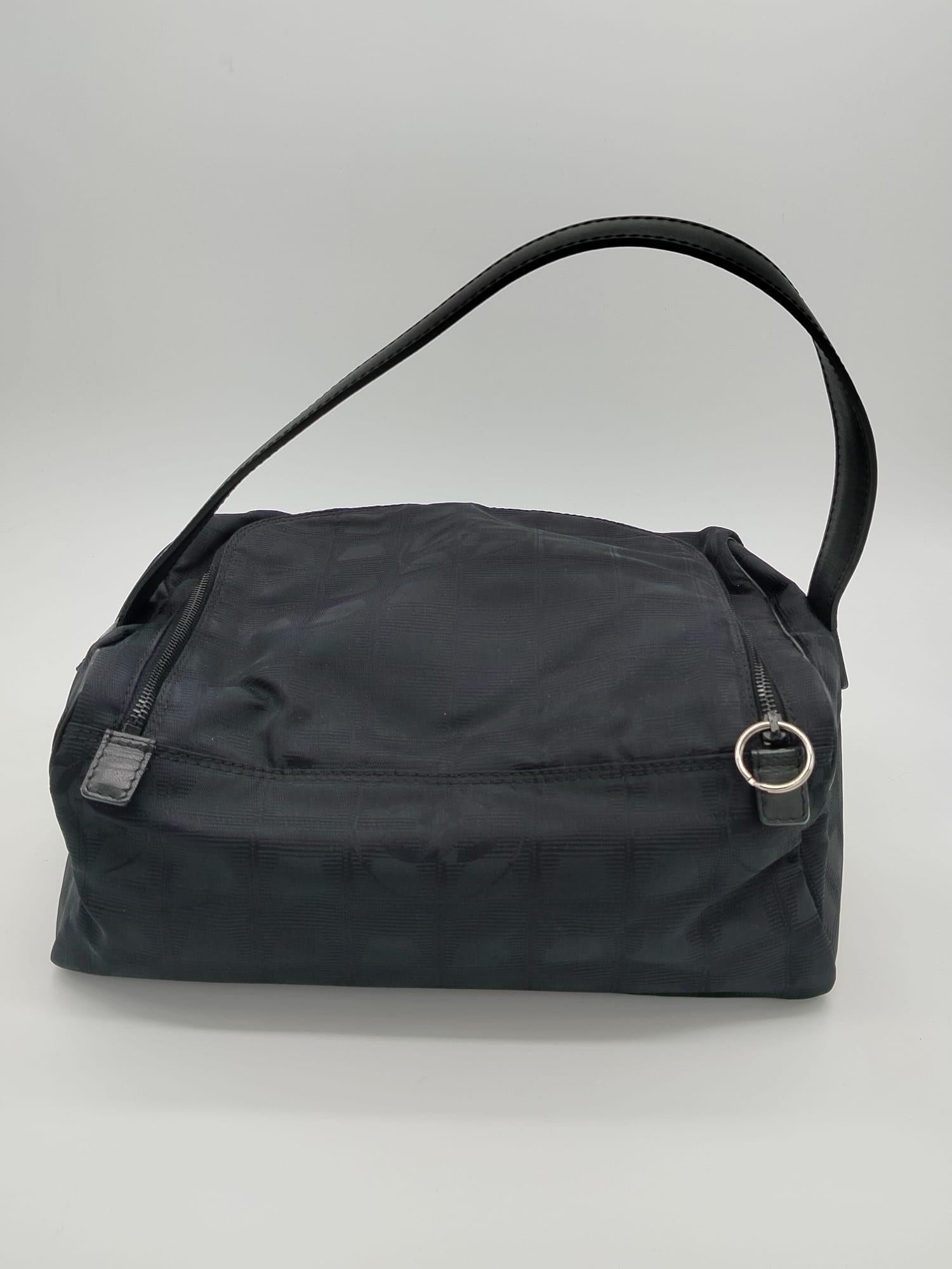 Chanel Medieval Bag Nylon Tote Bag - '00s In Fair Condition For Sale In Milano, IT