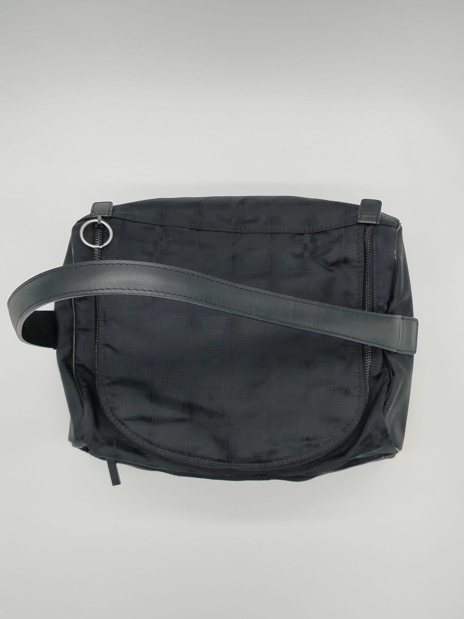 Women's Chanel Medieval Bag Nylon Tote Bag - '00s For Sale