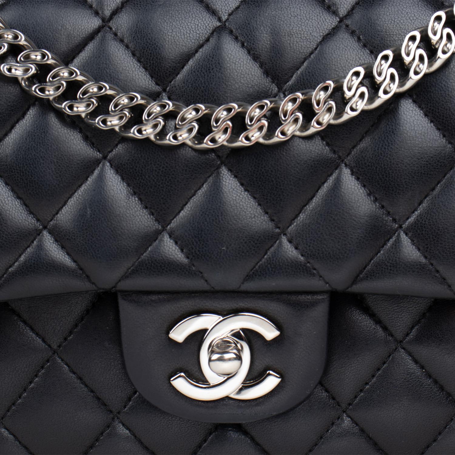 Chanel Medium Bijoux Chain Classic Double Flap Bag In Good Condition For Sale In Sundbyberg, SE