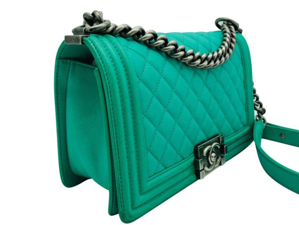 Chanel Medium Boy Bag - Emerald Green For Sale at 1stDibs