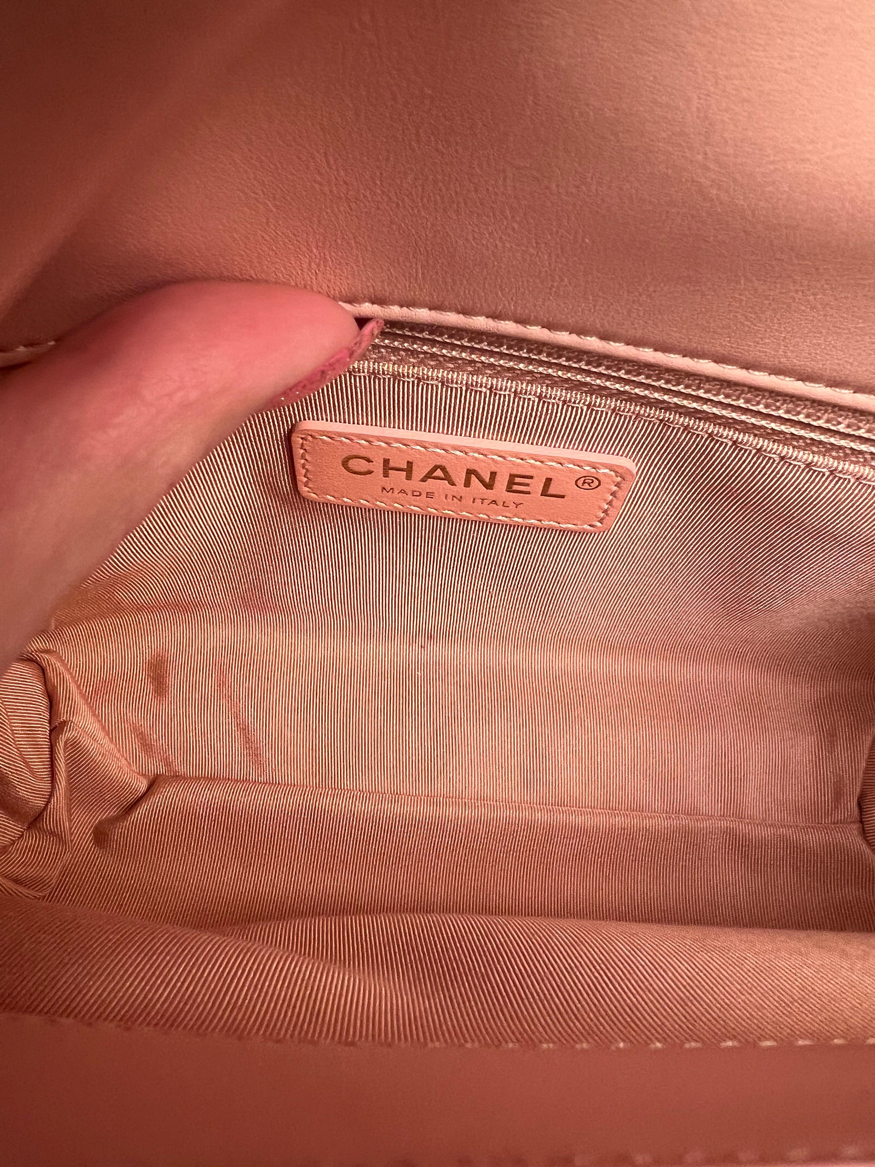 Chanel medium calfskin quilted enchained flap pink bag For Sale 5