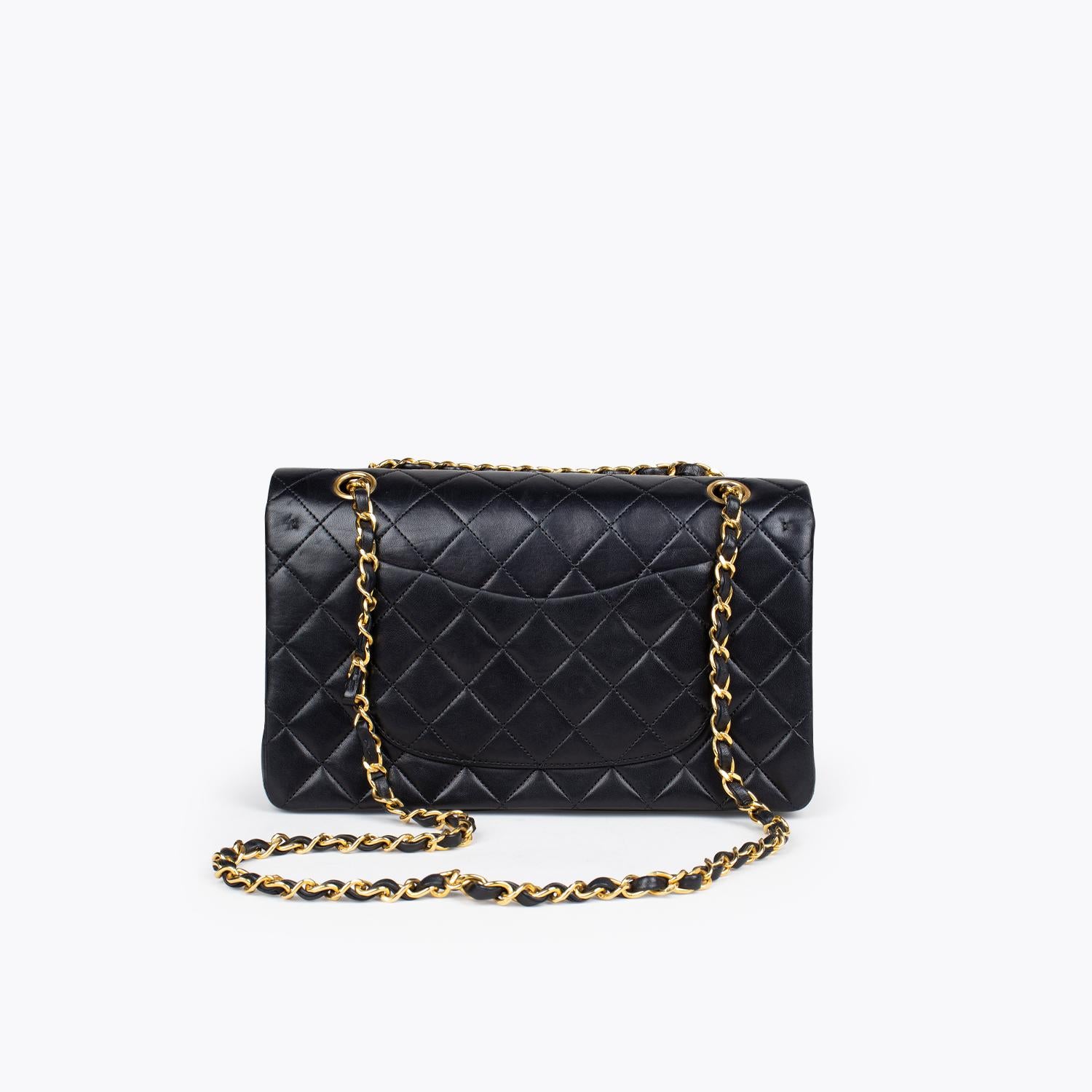 Chanel Medium Classic Double Flap Bag In Good Condition For Sale In Sundbyberg, SE