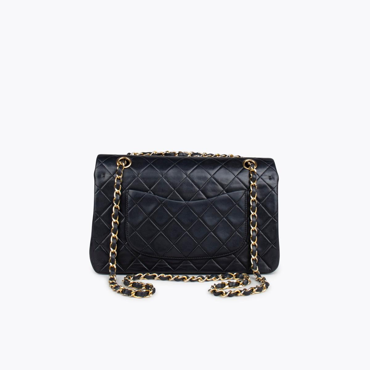 Chanel Medium Classic Double Flap Bag In Good Condition For Sale In Sundbyberg, SE