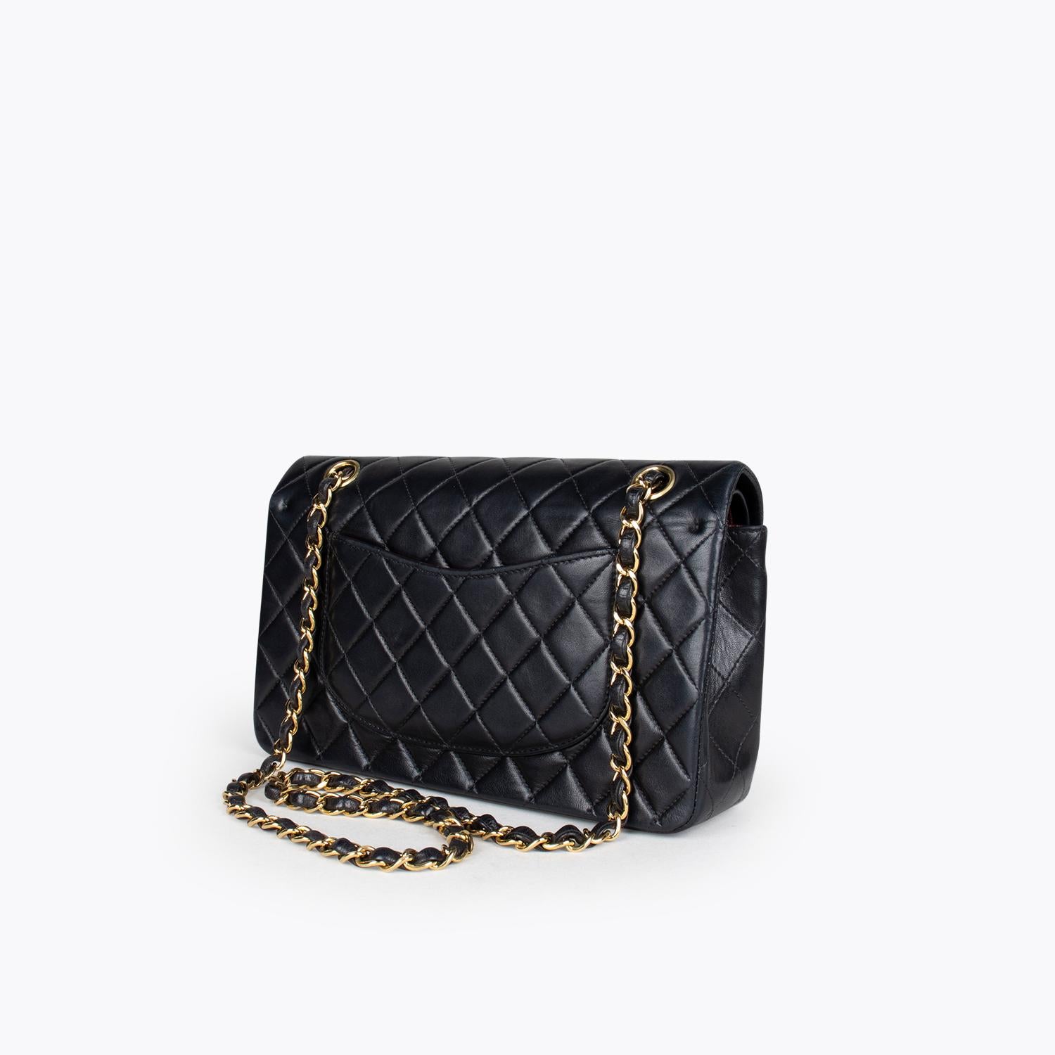 Women's Chanel Medium Classic Double Flap Bag For Sale