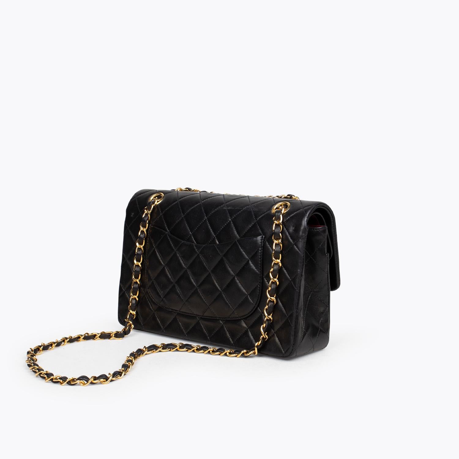 Chanel Medium Classic Double Flap Bag In Good Condition For Sale In Sundbyberg, SE
