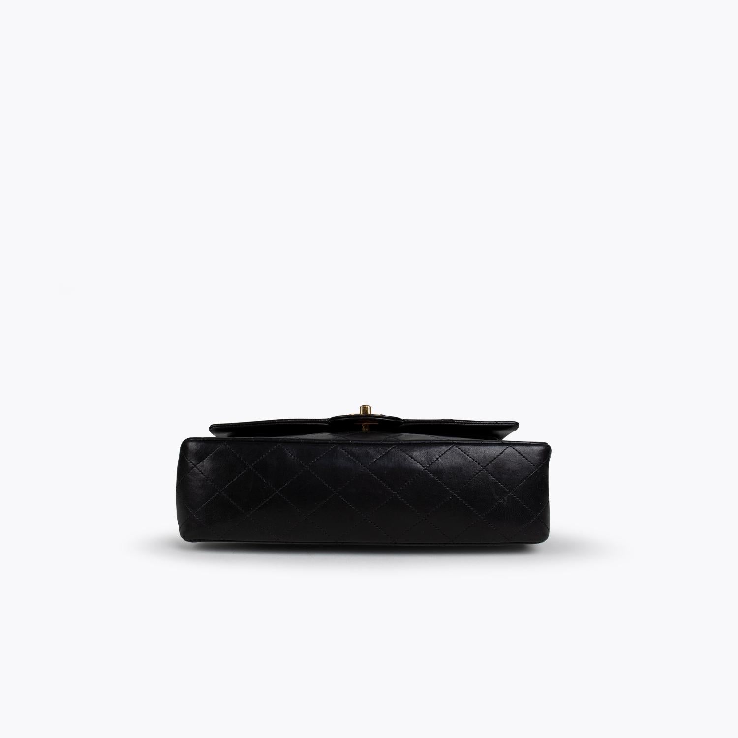 Women's Chanel Medium Classic Double Flap Bag