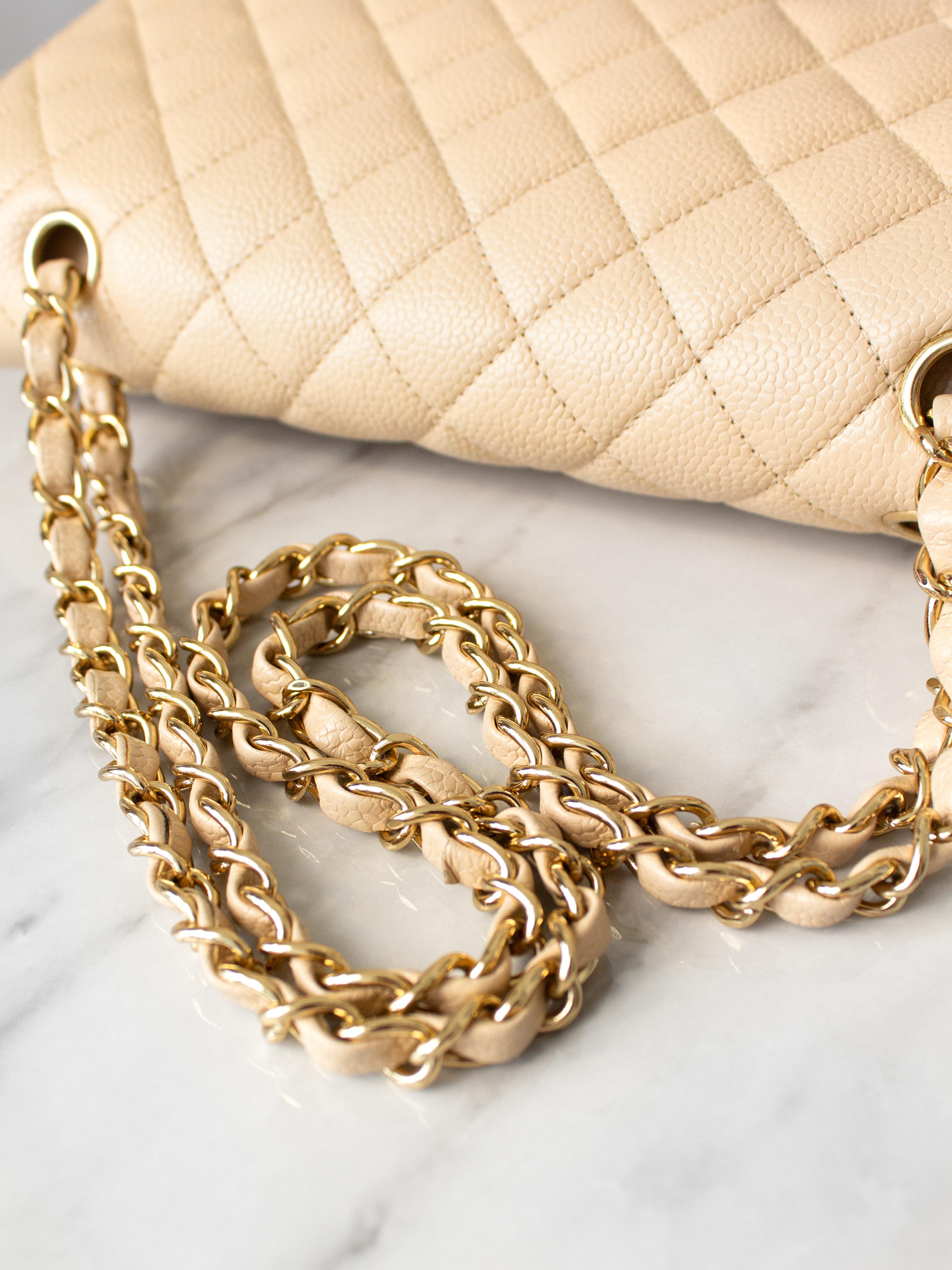 Chanel Medium Classic Double Flap Beige Clair Caviar Leather Gold GHW 2010 Bag en vente 9