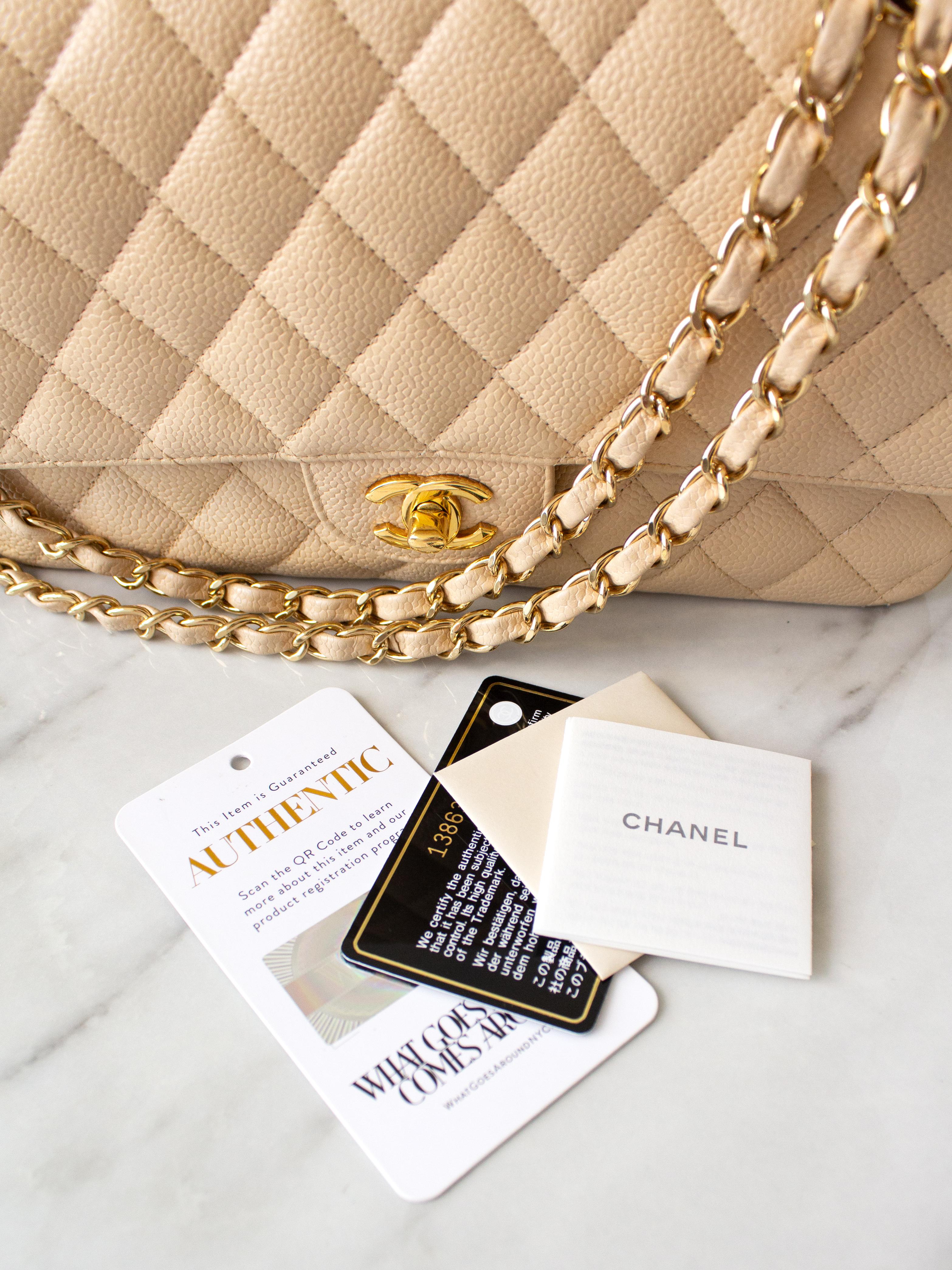 Chanel Medium Classic Double Flap Beige Clair Caviar Leather Gold GHW 2010 Bag en vente 16