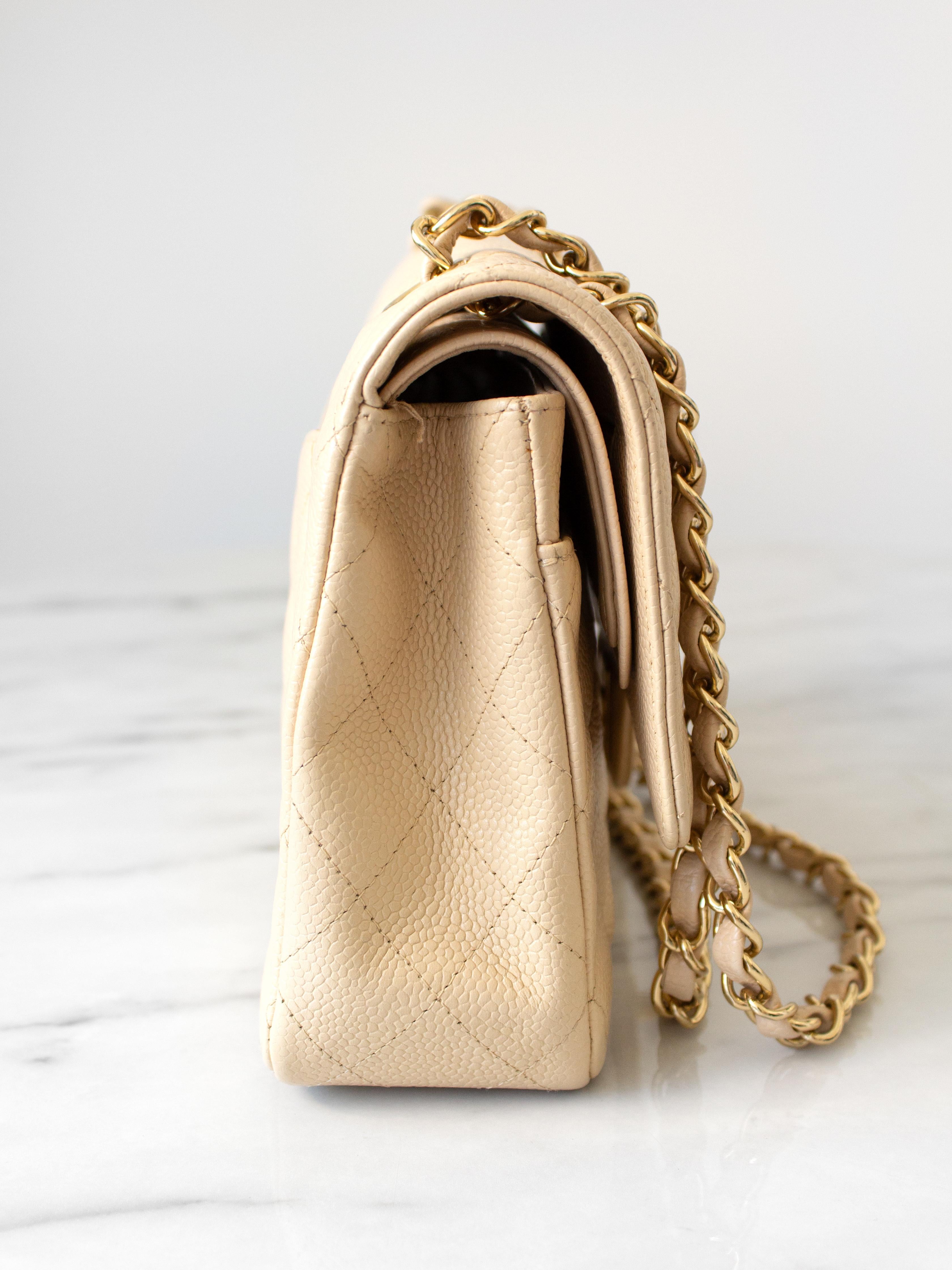 Chanel Medium Classic Double Flap Beige Clair Caviar Leather Gold GHW 2010 Bag en vente 5