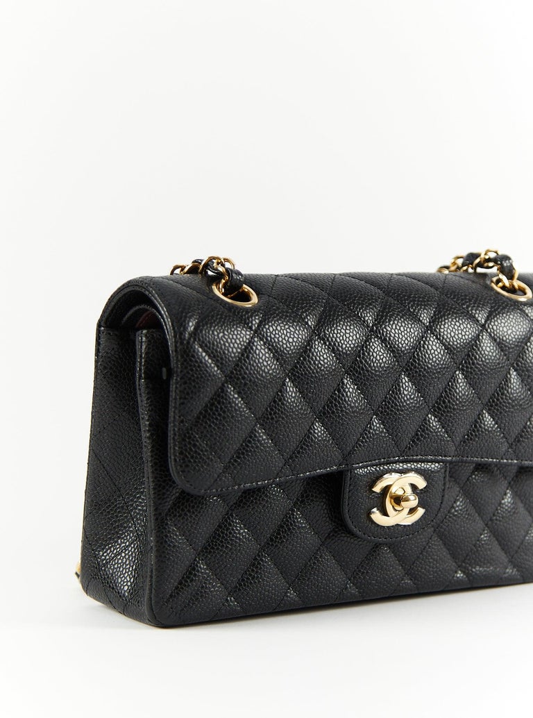 CHANEL MEDIUM CLASSIC FLAP BAG BLACK Caviar Leather with Gold-Tone Hardware  For Sale at 1stDibs