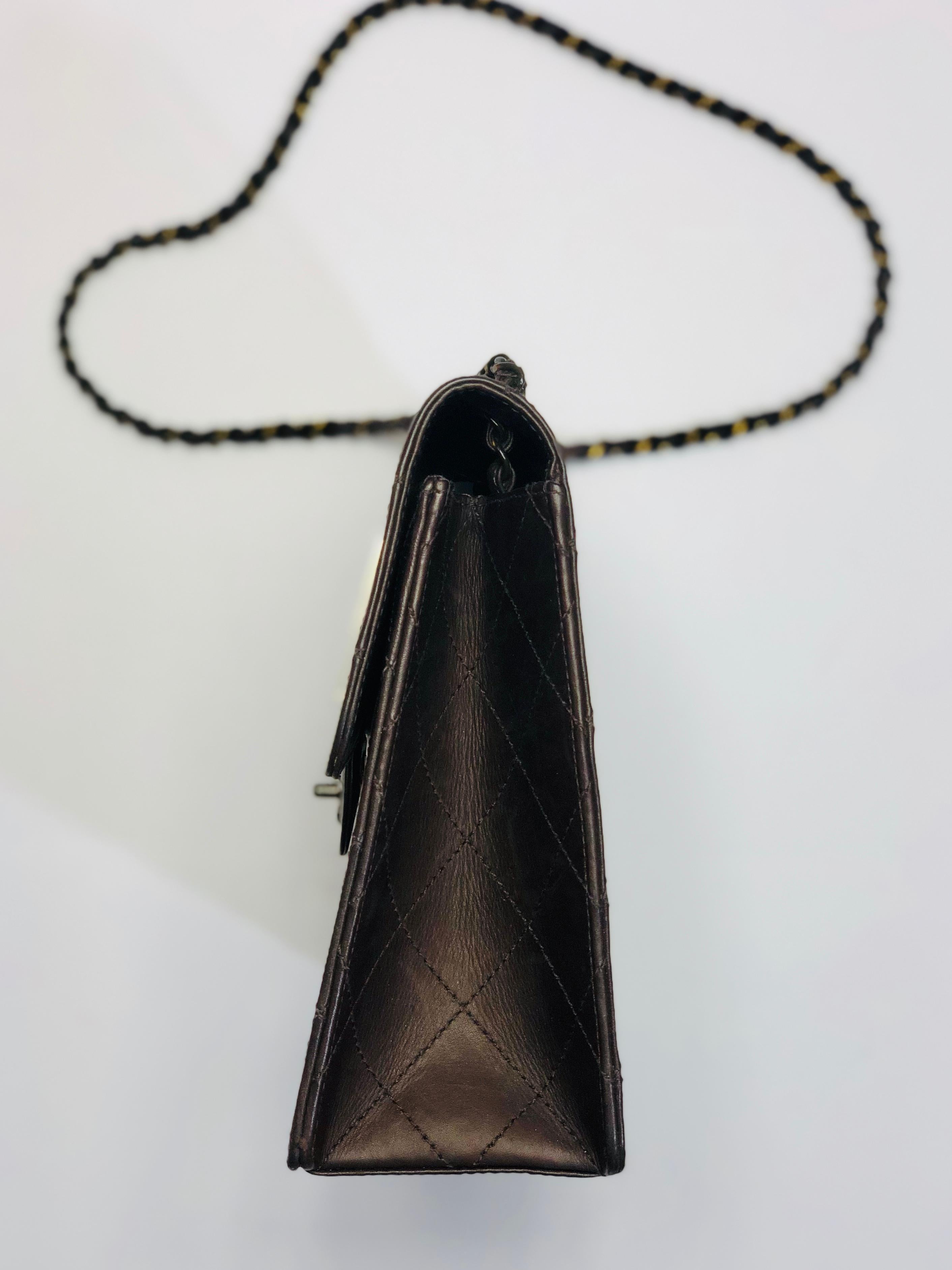  Chanel Medium Classic Flap Shoulder Bag In Good Condition In Bridgehampton, NY