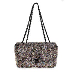 Bolso Chanel Clásico Mediano con Solapa Simple "Mancha de aceite" Decorado con Perlas y Ha Dorado