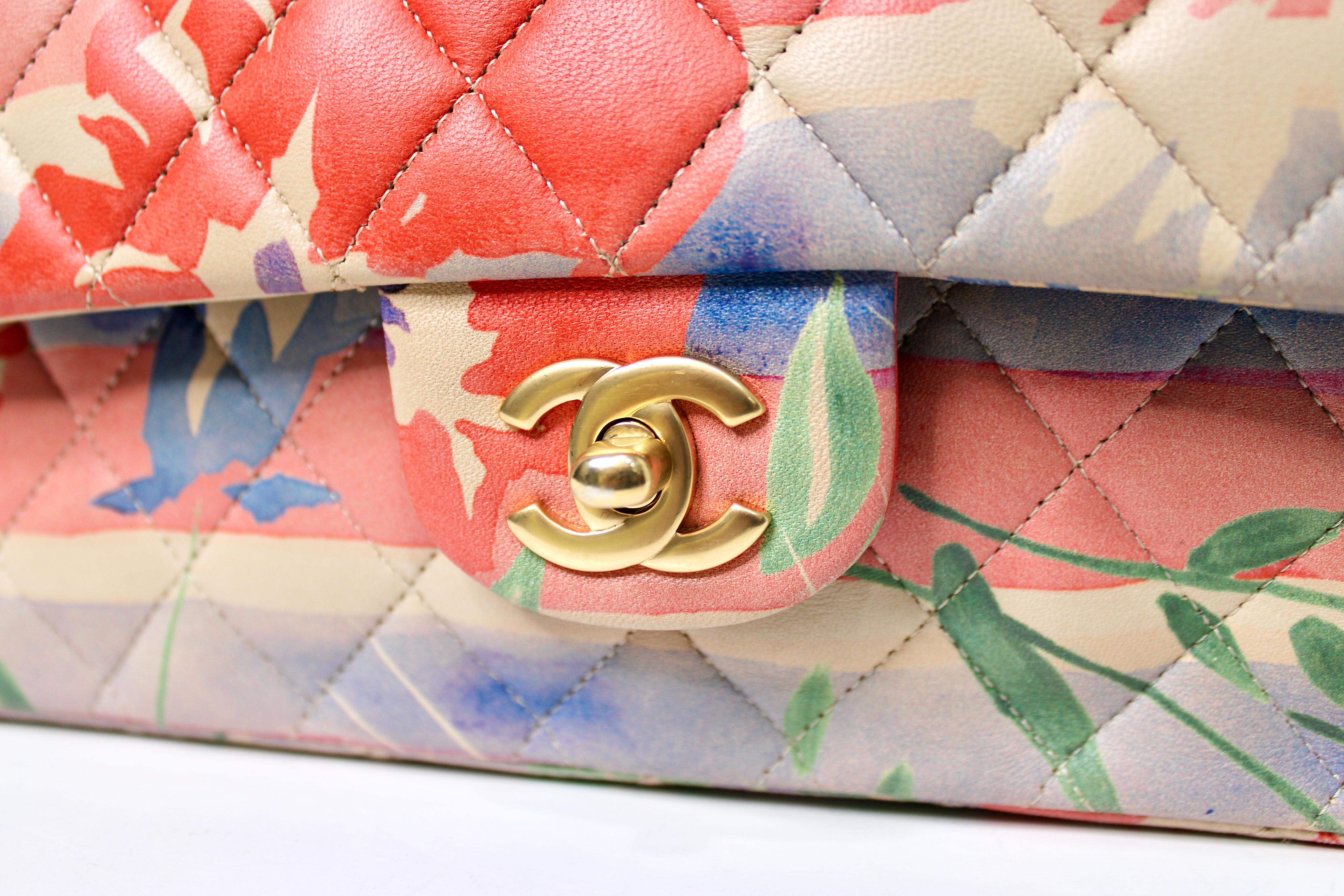Chanel Medium Floral Lammleder Classic Double-Flap Handtasche im Angebot 1