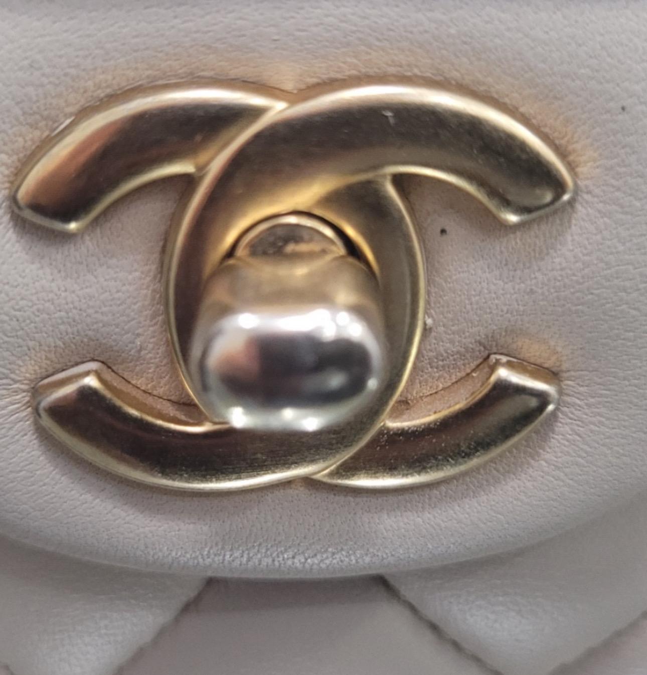 Chanel Medium Elfenbein Doppelklappe Tasche im Angebot 4