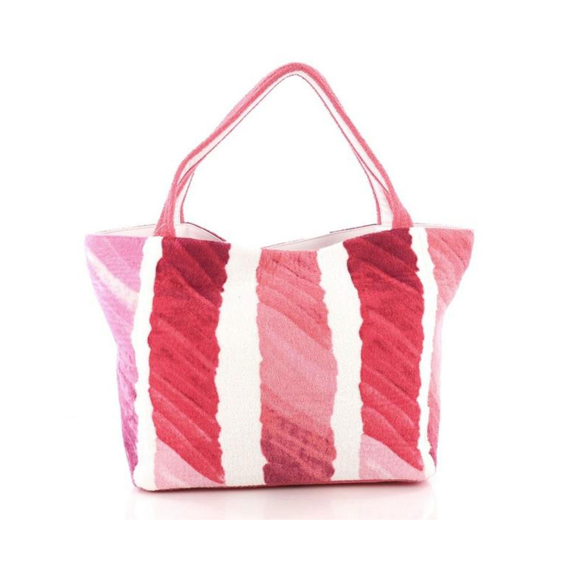 Chanel Medium Pink Terry Cloth CC Beach Pool Tote In Good Condition For Sale In Miami, FL