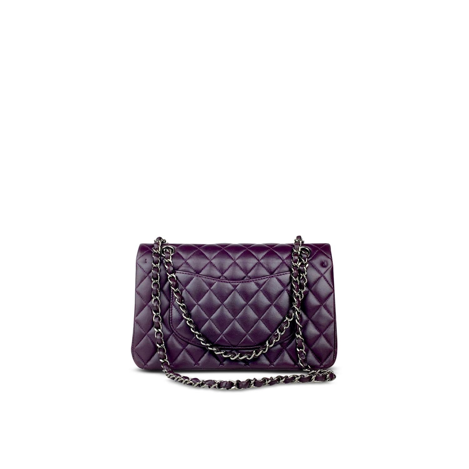 Chanel Medium Purple Classic/Timeless Double Flap Bag In Excellent Condition For Sale In Sundbyberg, SE