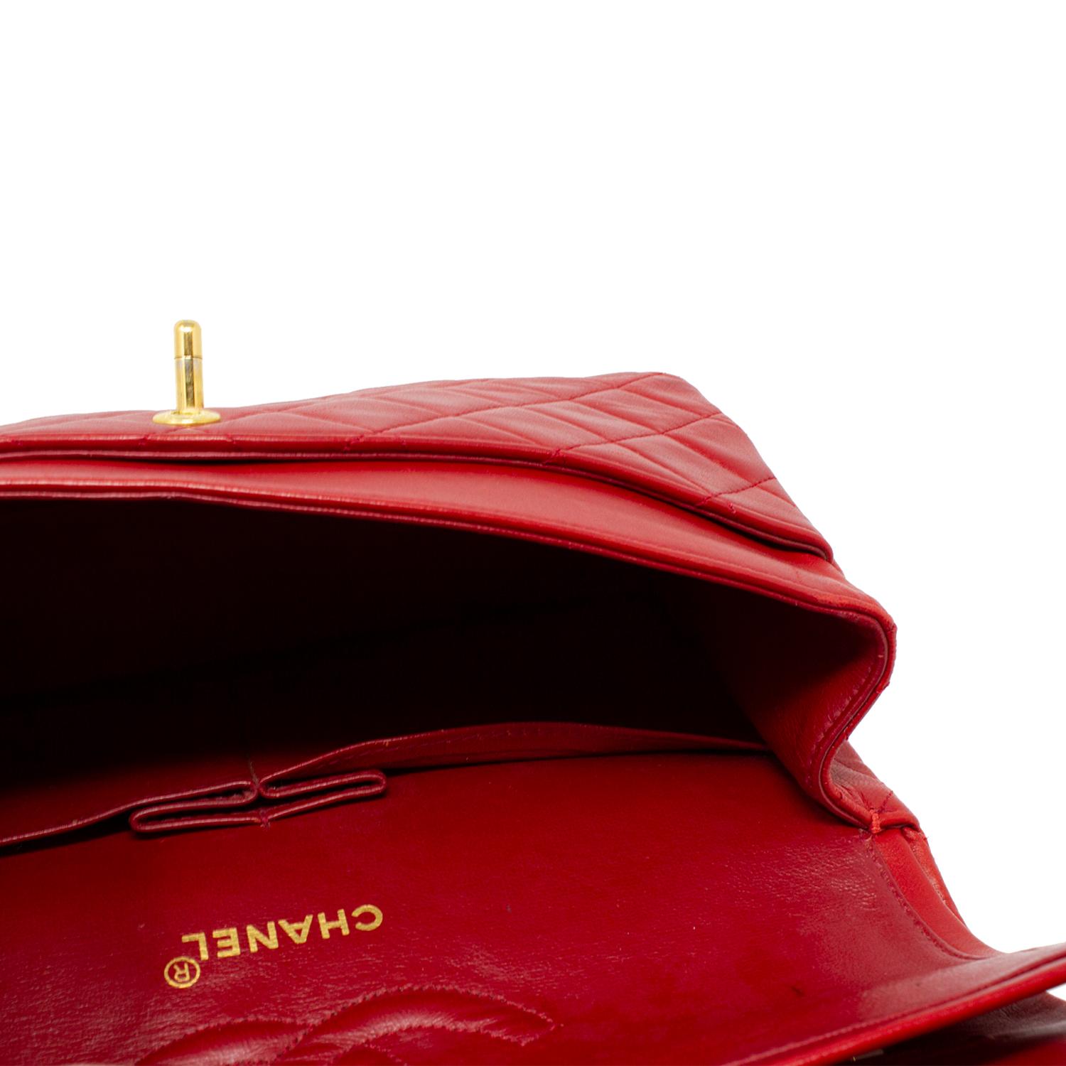 Chanel Medium Rote Tasche mit doppelter Klappe 4