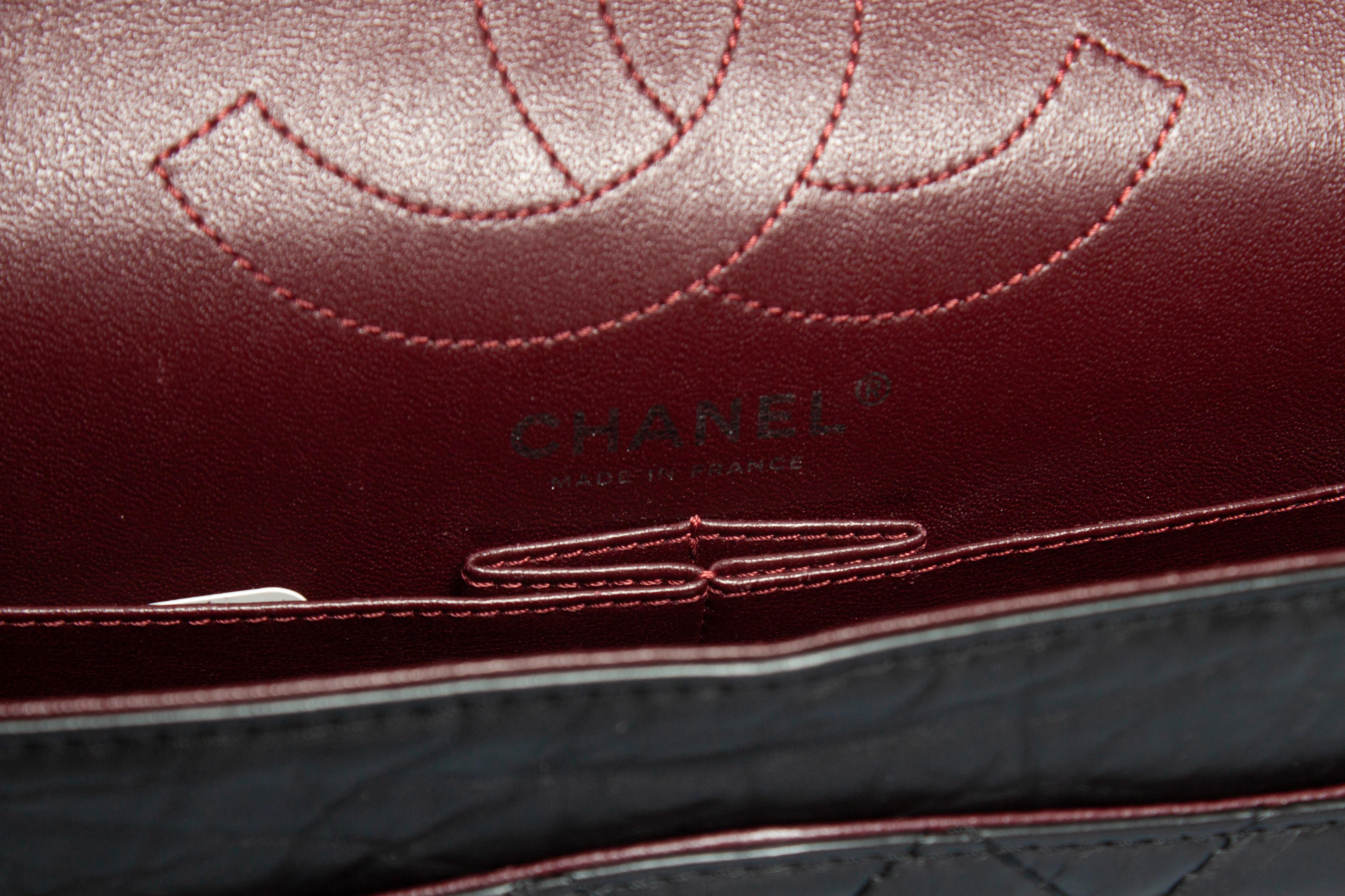 Chanel, reedición Medium en negro en venta 6
