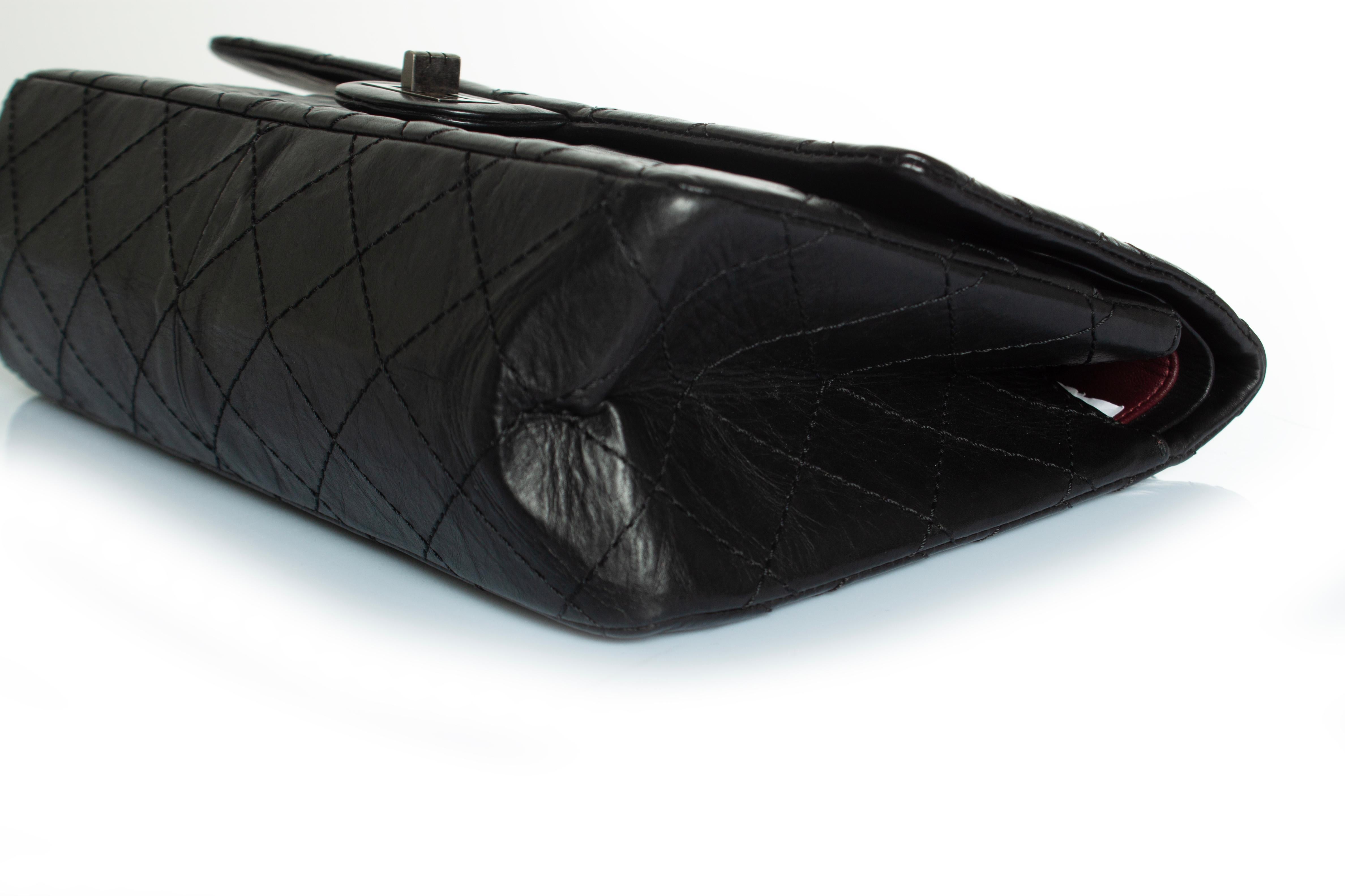 Chanel, reedición Medium en negro en venta 8