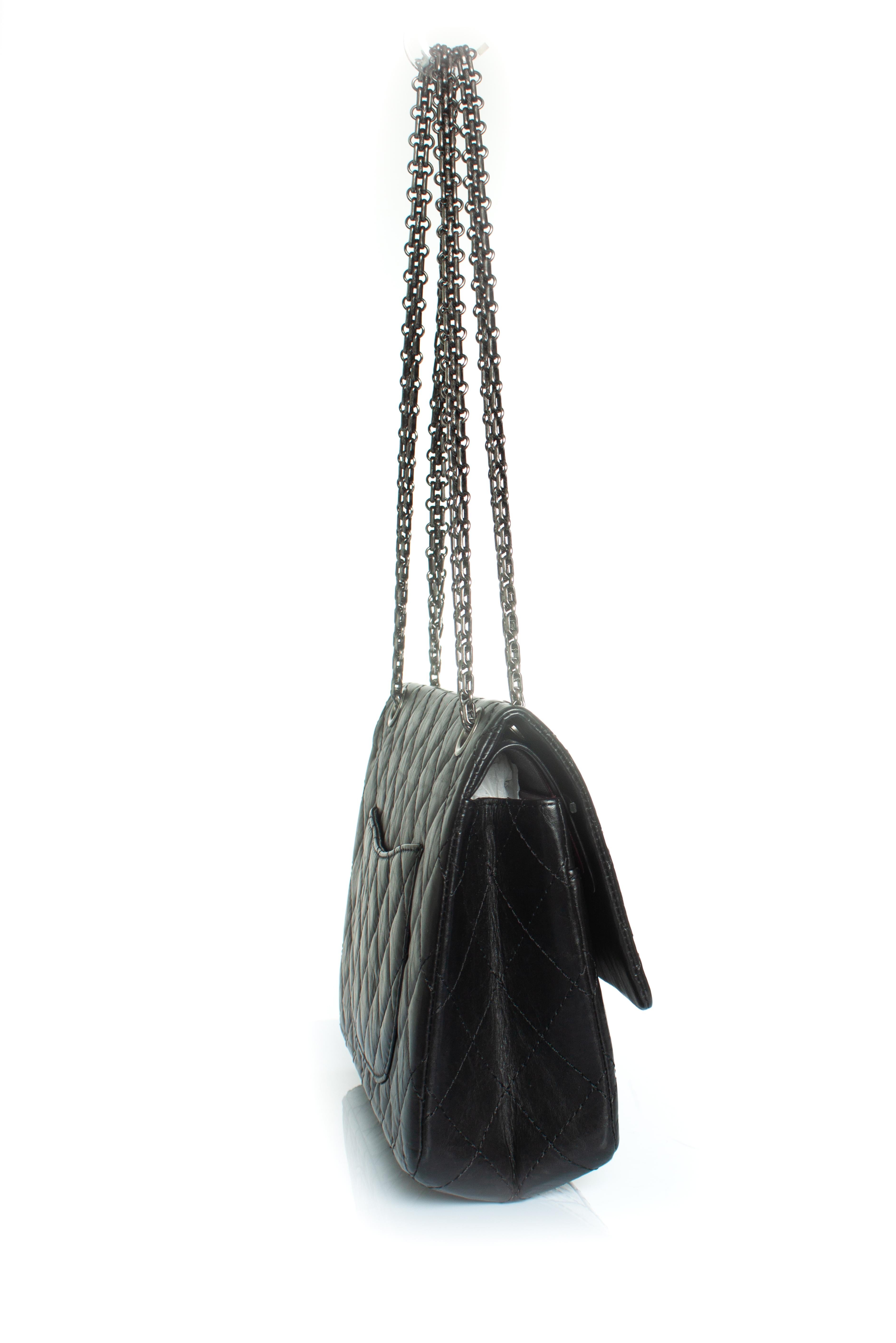 Chanel, reedición Medium en negro Negro en venta