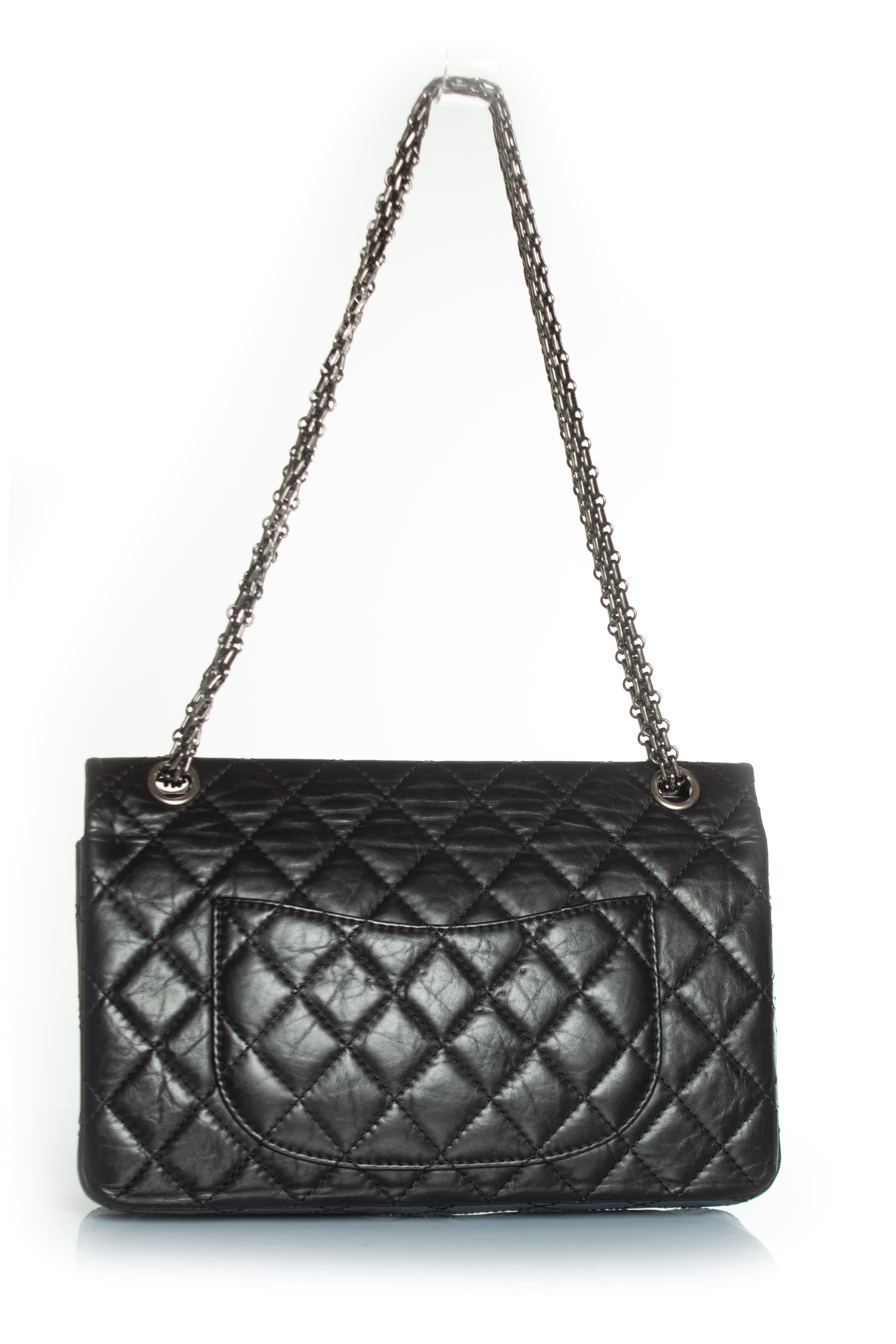 Chanel, reedición Medium en negro en venta 2