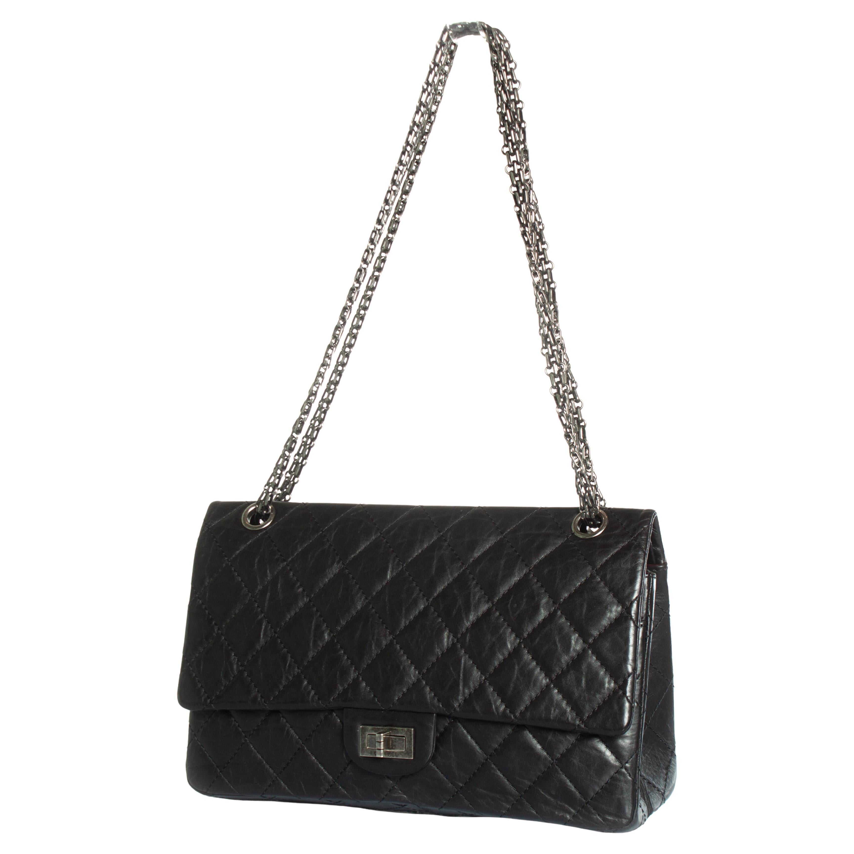 Chanel, reedición Medium en negro en venta