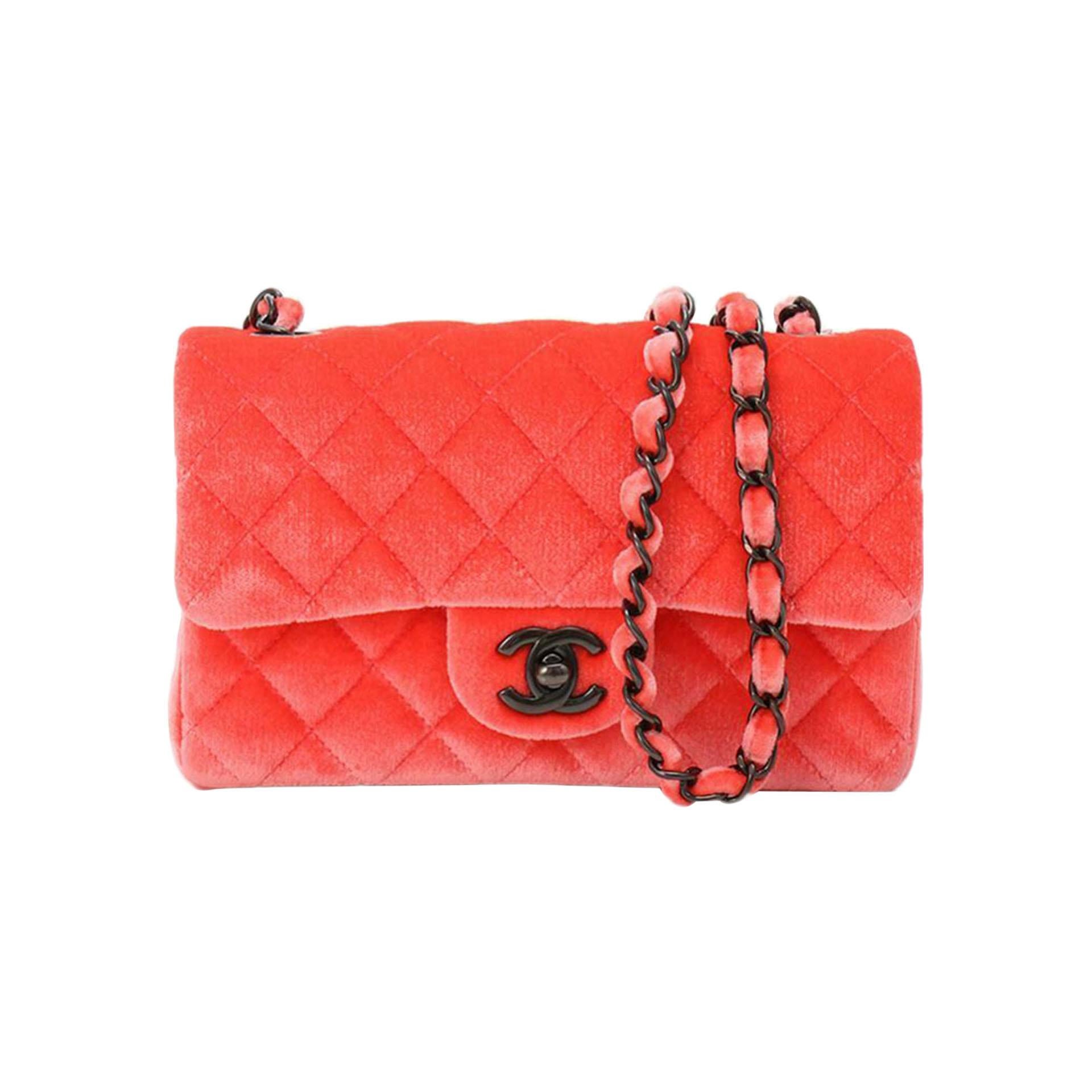 Chanel Medium So Black Coral Velvet CC Classic Flap Shoulder Bag In Good Condition For Sale In Miami, FL