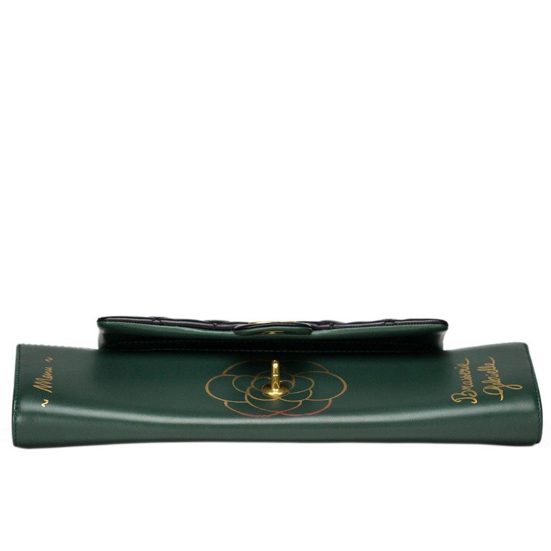Chanel Menu Green Calfskin Quilted Diamond Stitch Clutch In Good Condition For Sale In Miami, FL