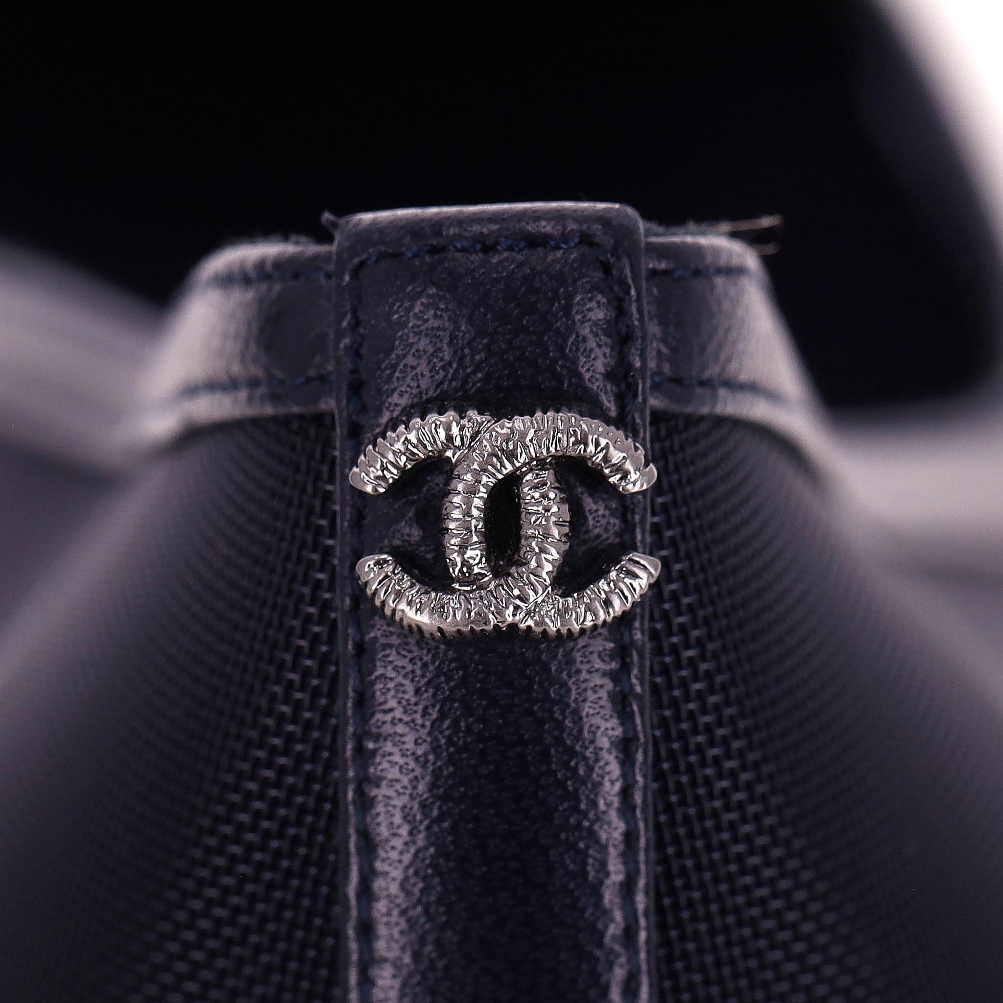 Chaussures à talons en cuir et maille Chanel avec logo 'CC en vente 2