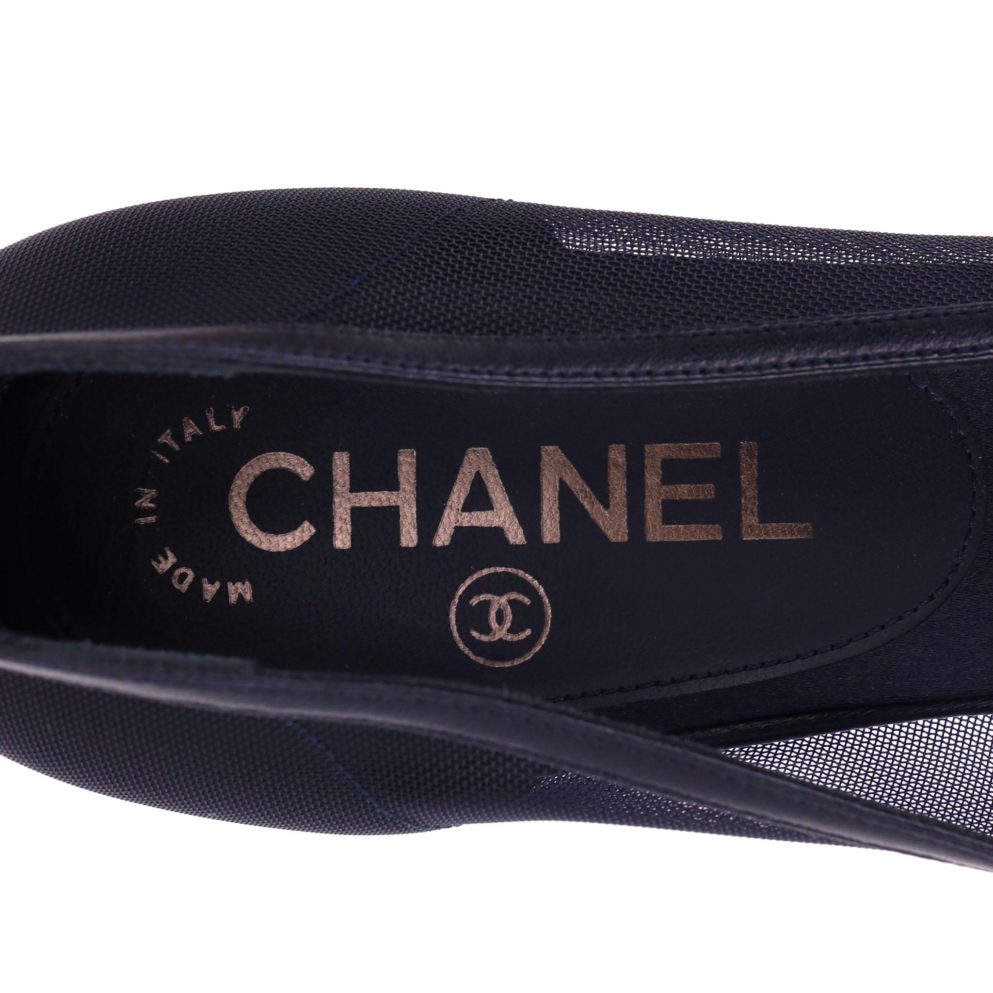 Chaussures à talons en cuir et maille Chanel avec logo 'CC en vente 3
