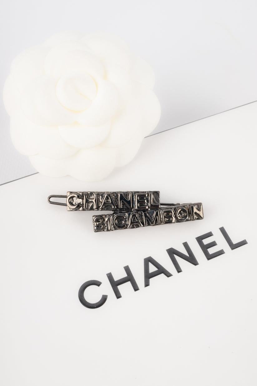 Chanel Metal Hair Clips Pour femmes en vente